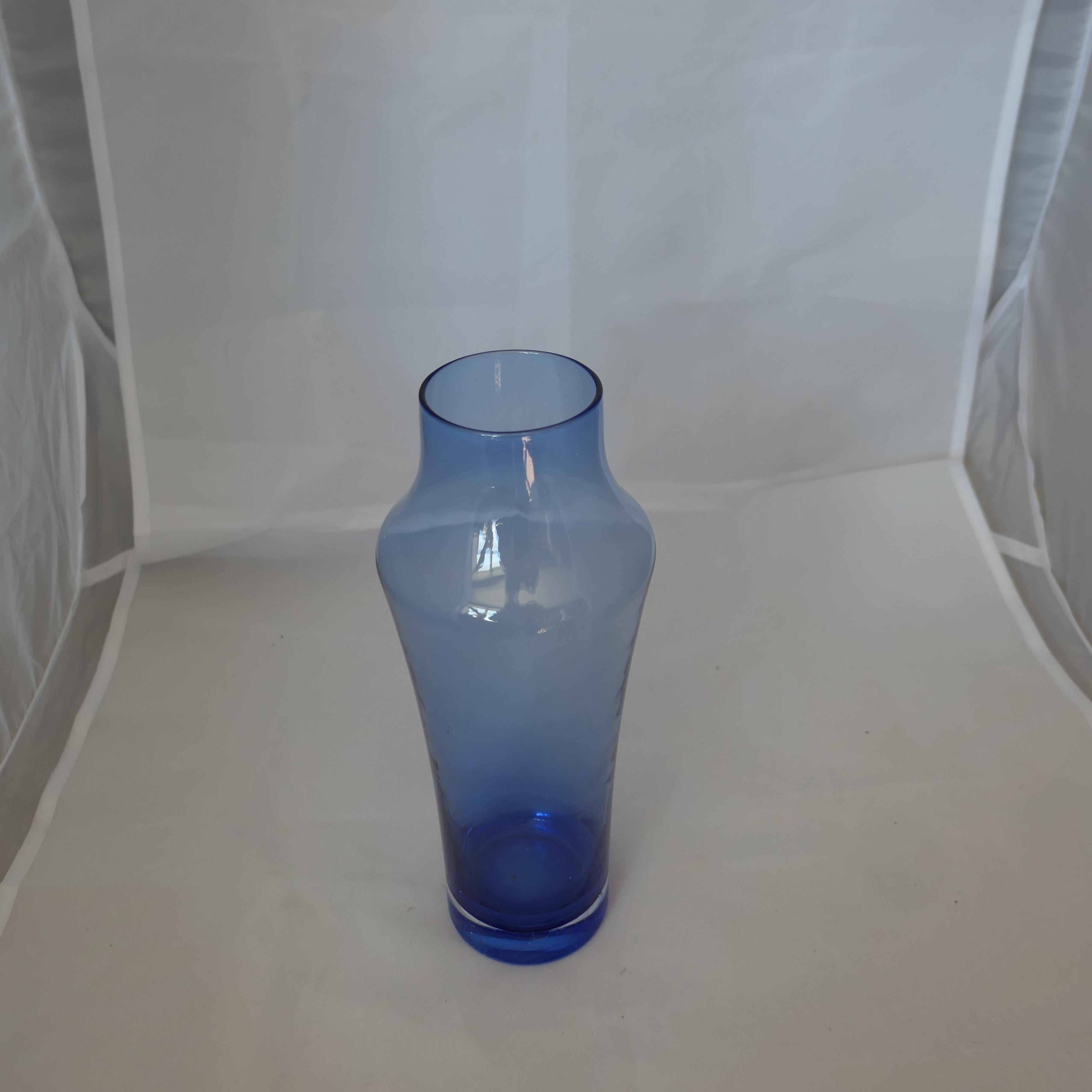 Mid-Century Modern 1960s Blue Glass Vase by Tamara Aladin for Riihimäen Lasi Oy  A fine hand blown For Sale
