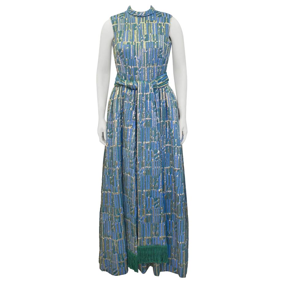 Vestido de brocado azul, dorado y verde de los años 60