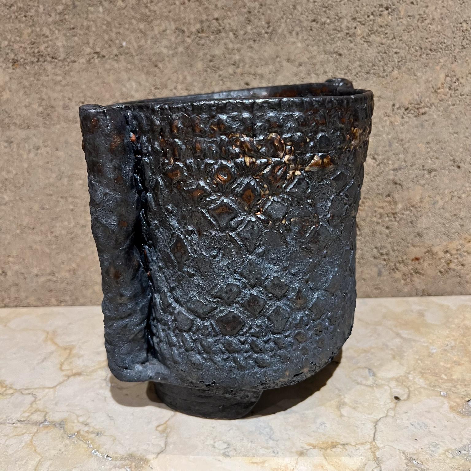 Texturized Art Pottery Planter grayish blue garden pot
7.63 h x 8 diameter
Original vintage unrestored
See all images for details.