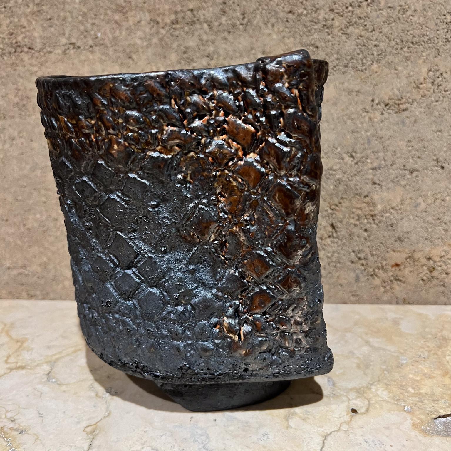 1960s Architectural Textured Pottery Planter Blue Gray Garden Pot In Good Condition For Sale In Chula Vista, CA