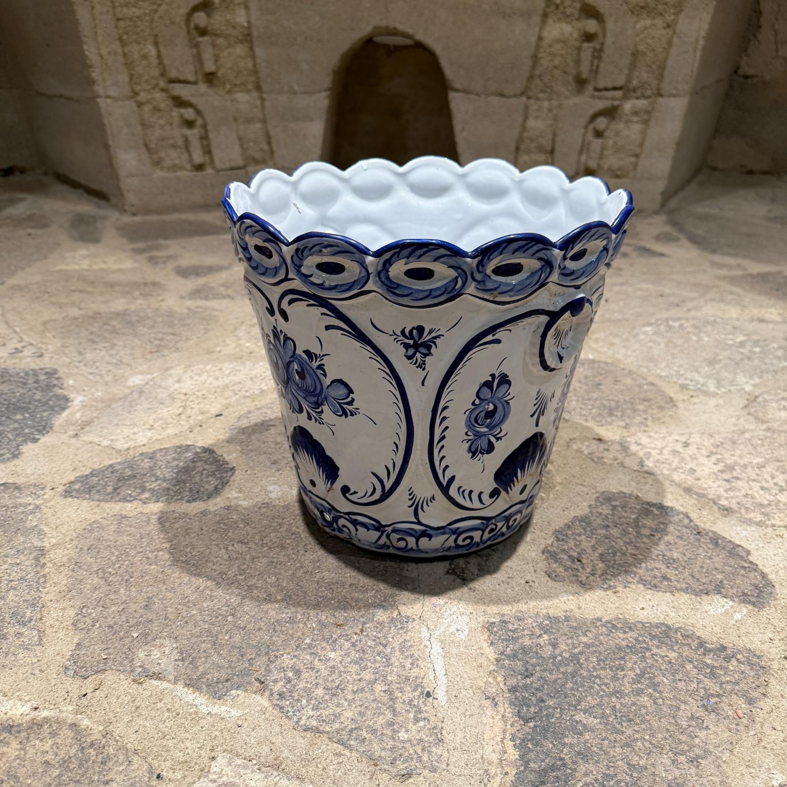 MCM Portugal Planter Pot Scalloped Hand painted Blue and White
11 h x 12 diameter
Preowned vintage condition discoloration
Refer to all listed images