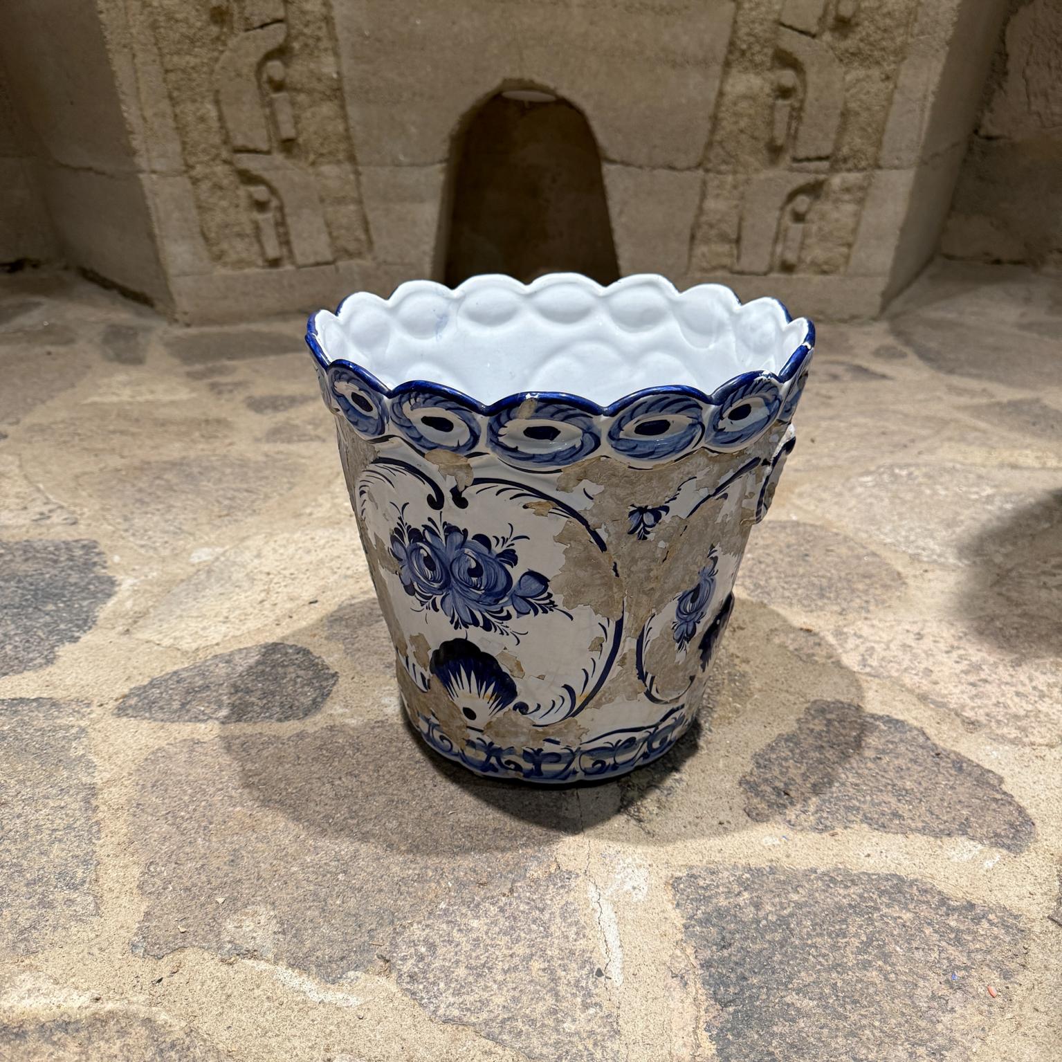 Portuguese 1960s Hand Painted Blue Scalloped Planter Portugal For Sale