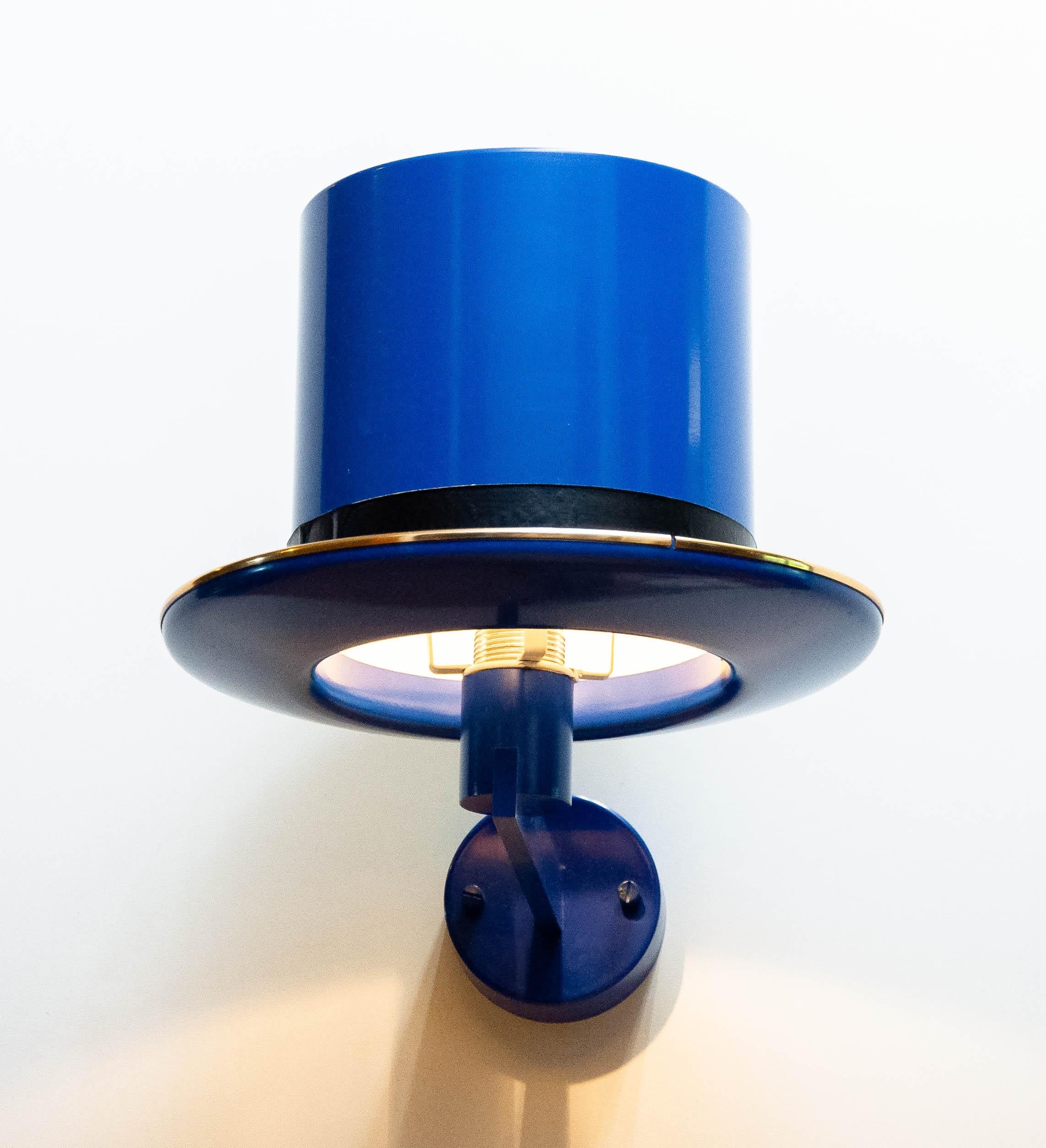 Svedese 1960s Blue Surreal Top Hat 'Model V298' Wall Light By Hans Agne Jakobsson in vendita