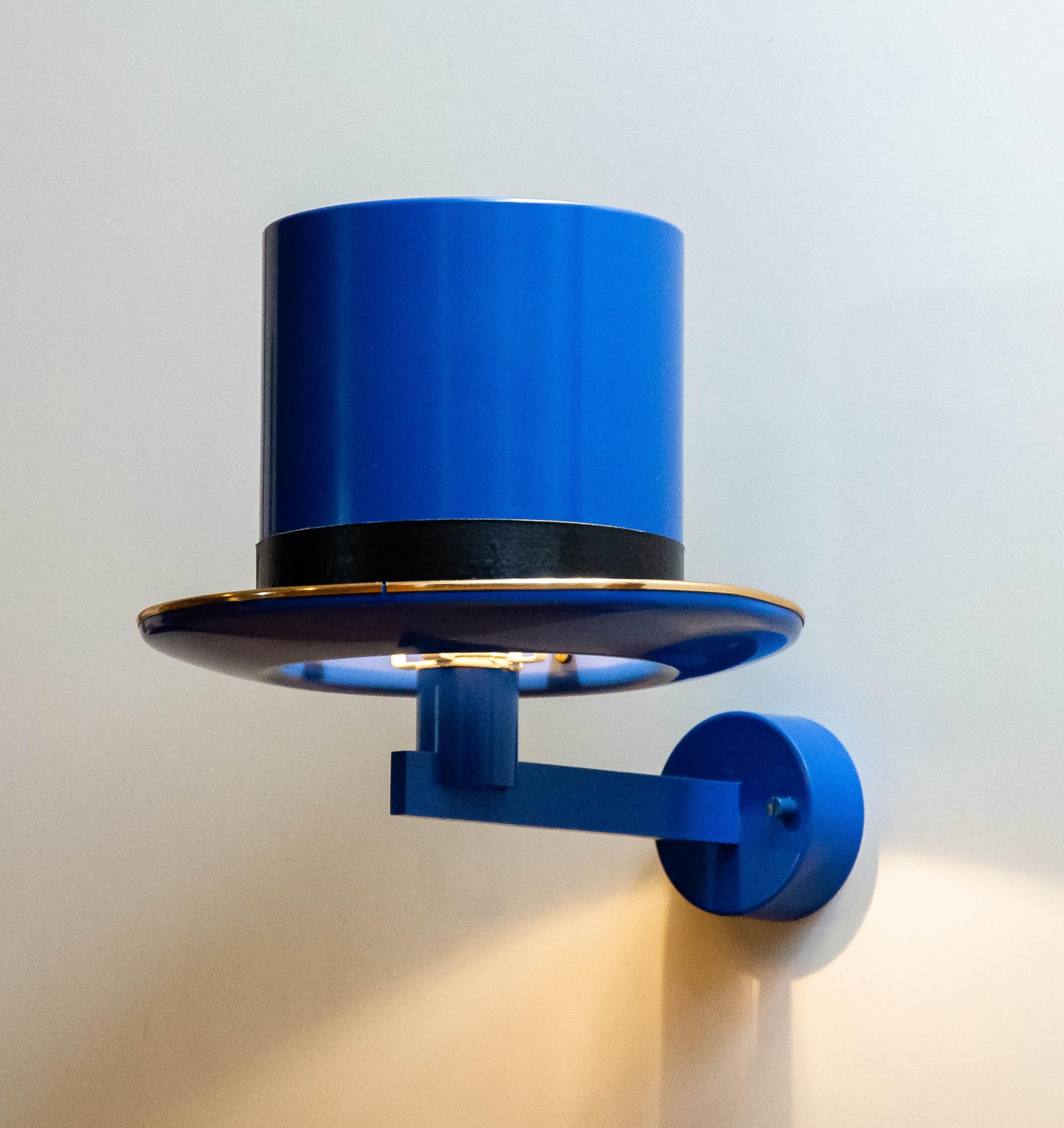1960s Blue Surreal Top Hat 'Model V298' Wall Light By Hans Agne Jakobsson In condizioni buone in vendita a Silvolde, Gelderland