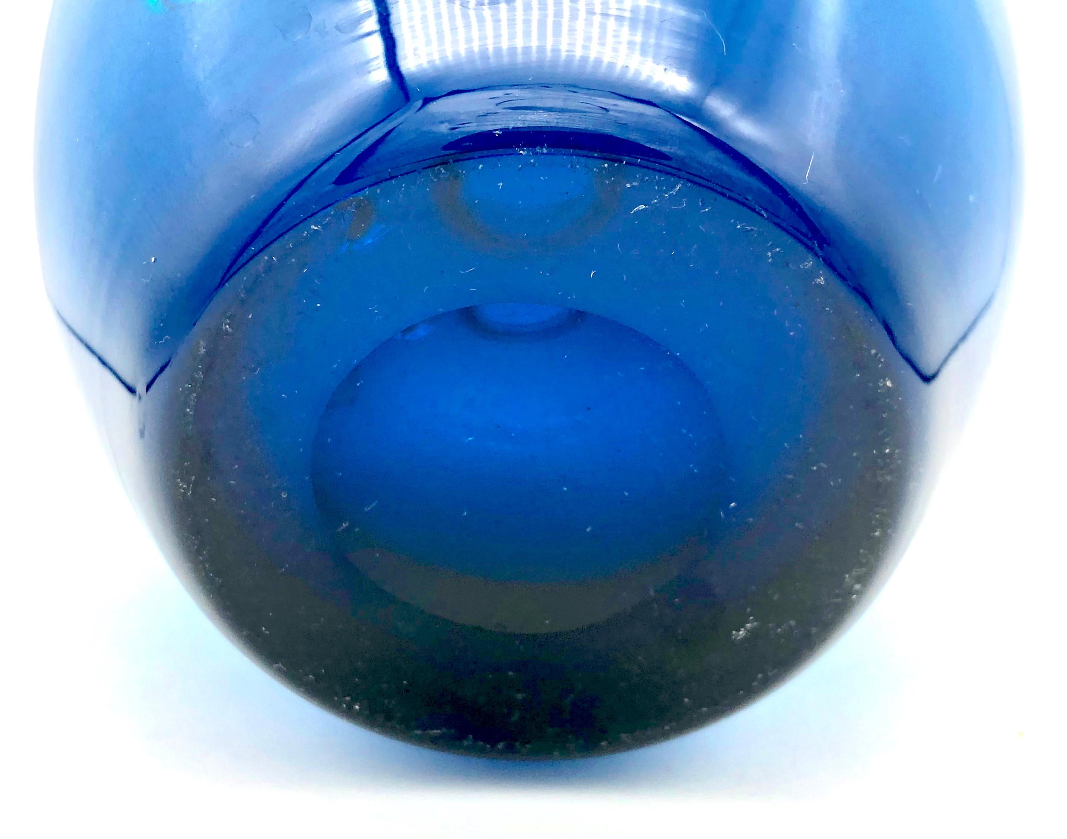 Blauer Transperent-Glaskrug aus den 1960er Jahren (Europäisch) im Angebot