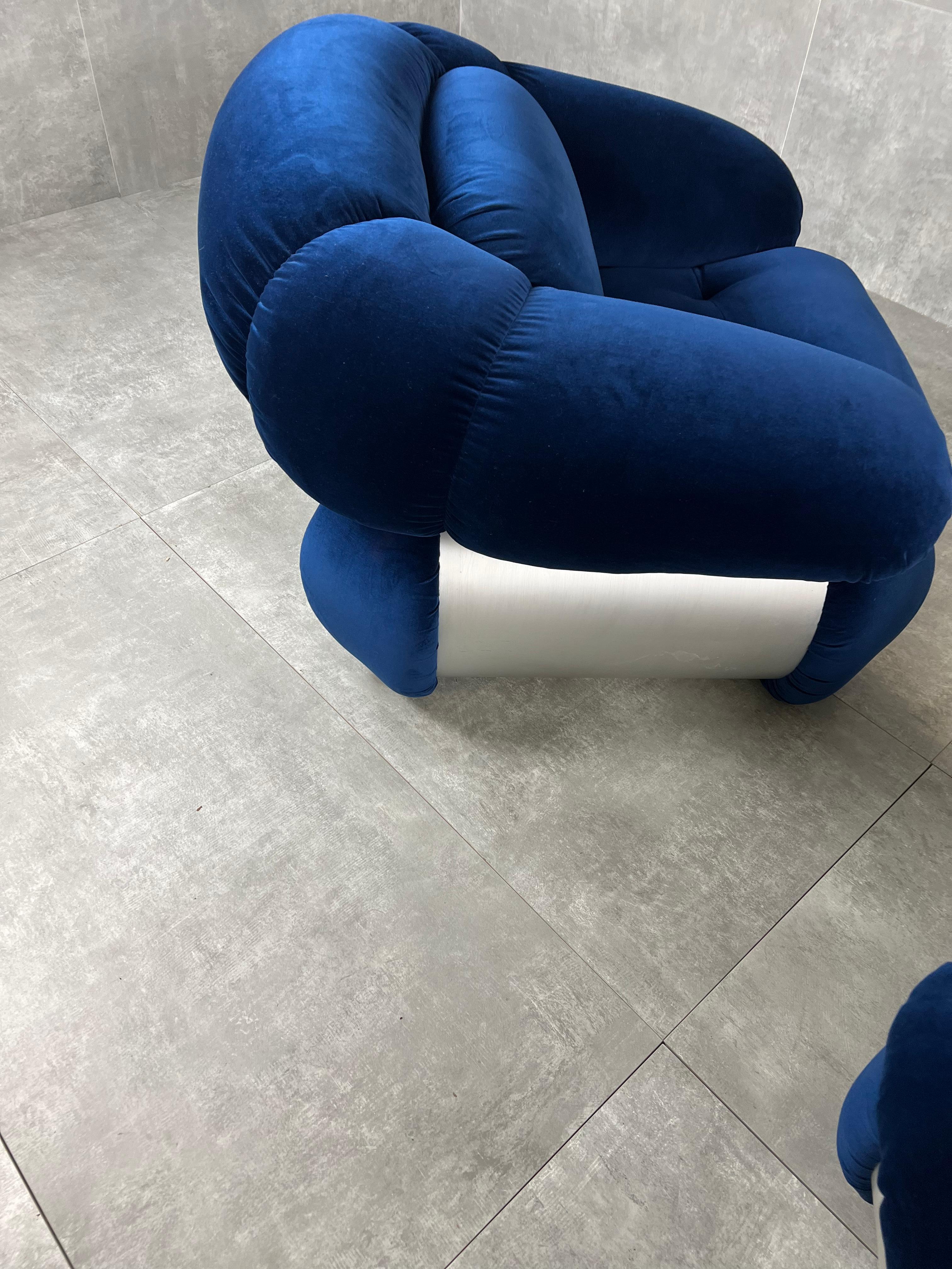 1960s Blue Velvet Armchairs by Adriano Piazzesi for 3d In Good Condition In Quarrata, IT