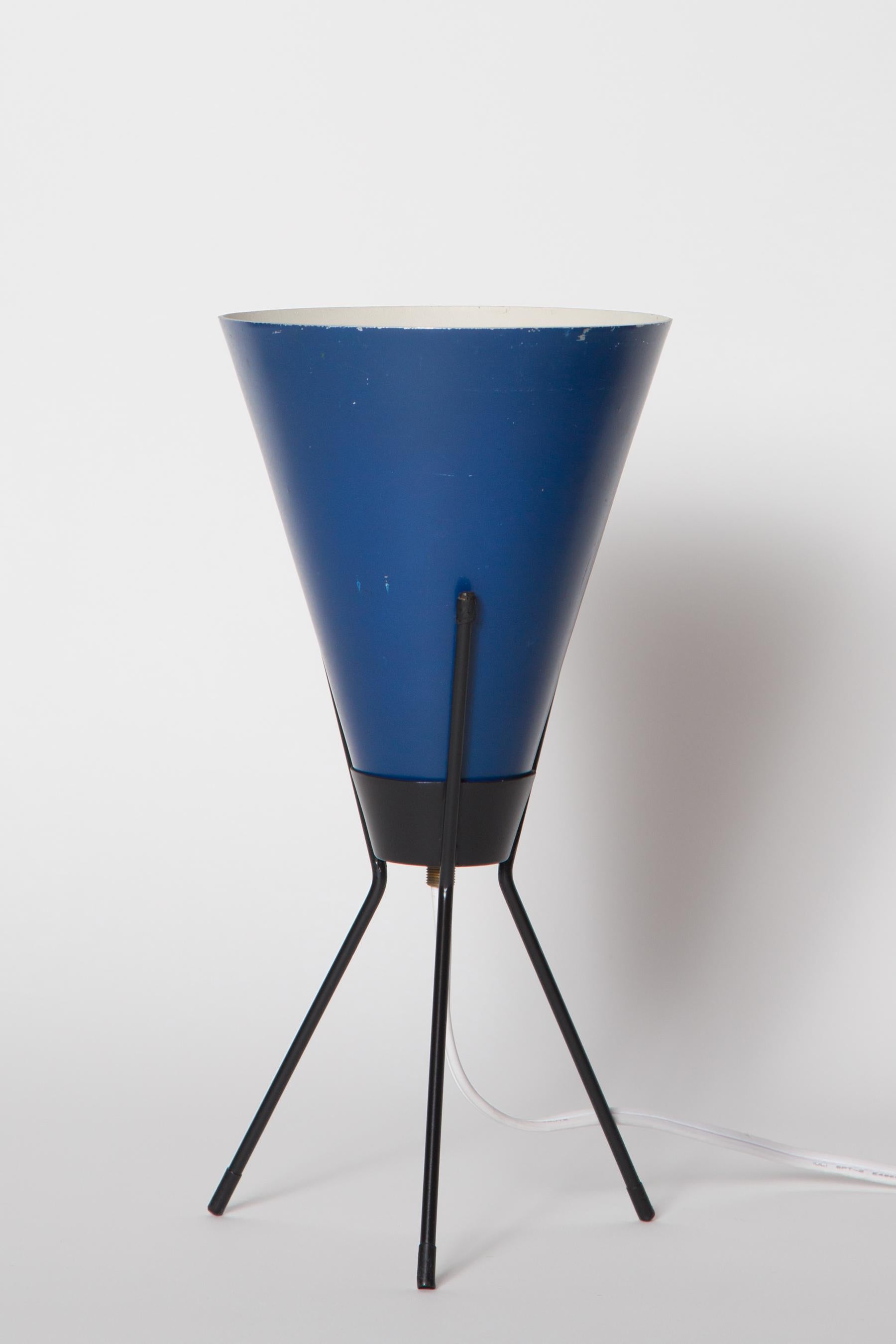 1960s Blue 'Vice Versa' Tripod Table Lamp Attributed to Stilux Milano In Good Condition For Sale In Glendale, CA