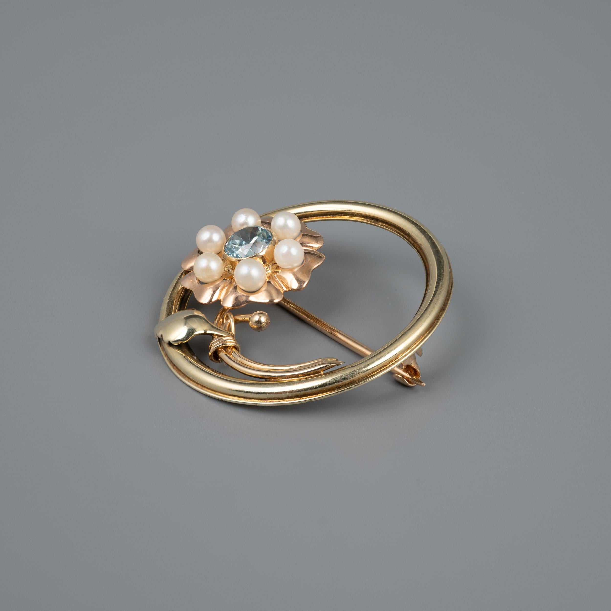 1960s Blue Zircon and Pearl Flower Brooch, Two Color Rose Yellow Gold In Good Condition In Preston, Lancashire