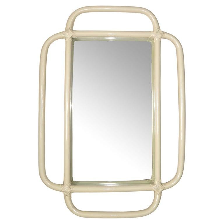 1960 Bohemia Bambú Doblado Ratán Beige Espejo de Pared Rectangular Hollywood Regency en venta 6