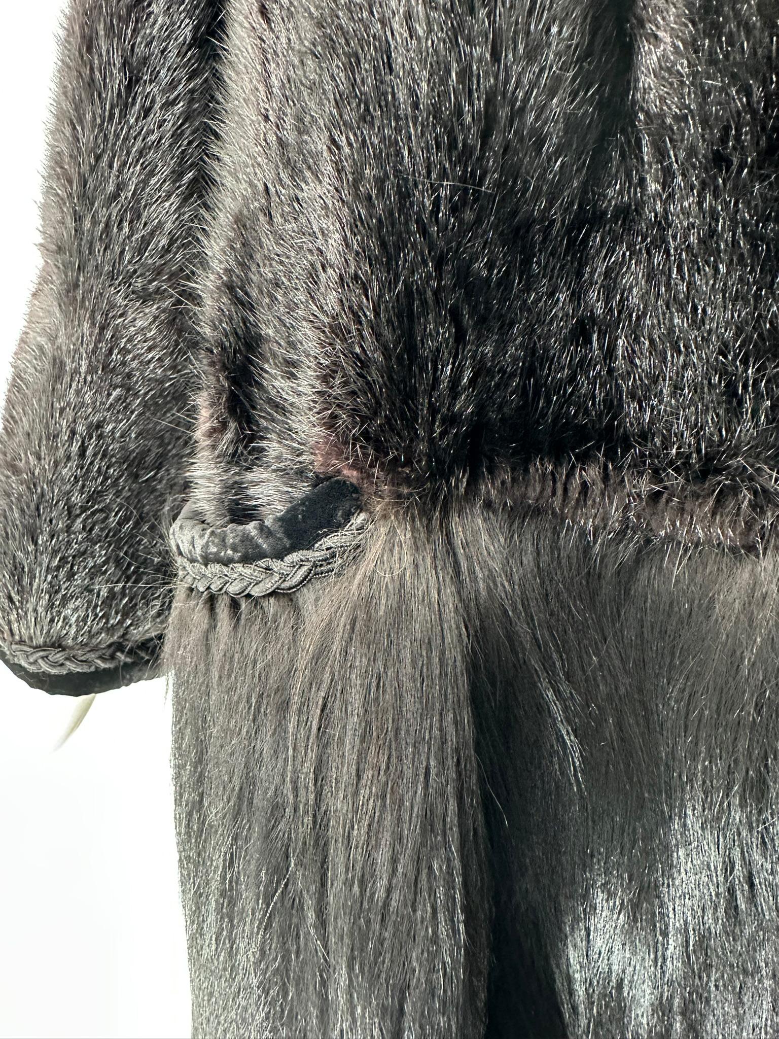 1960er Jahre Bohemian Schwarzer Nerz & Schwarzes Ziegenhaar Mini-Mantel mit Revers und Kerbe S-M im Angebot 11