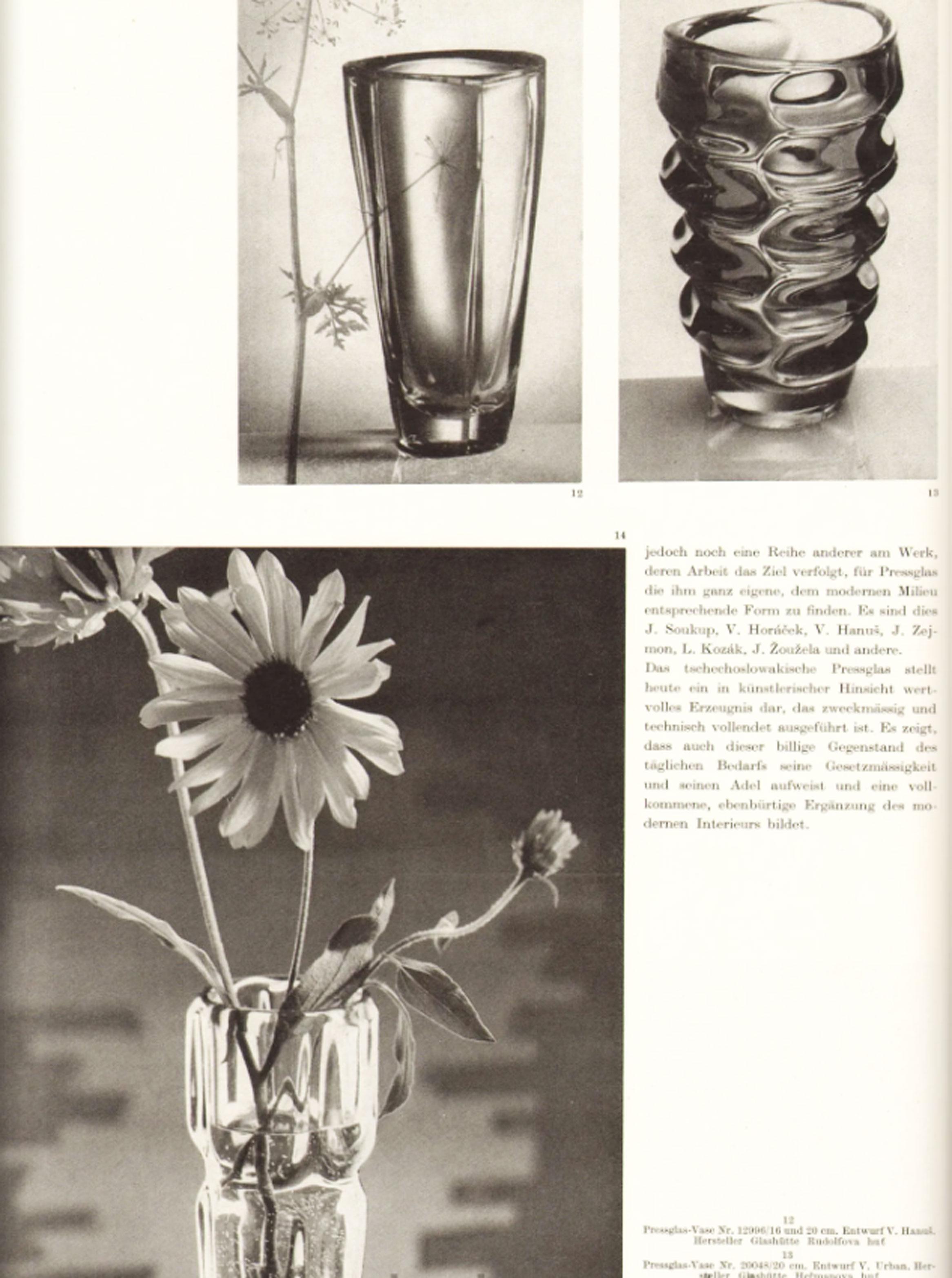 1960’s Bohemian Glass Vase by Vladislav Urban for Hermanova Hut Glasswork For Sale 7