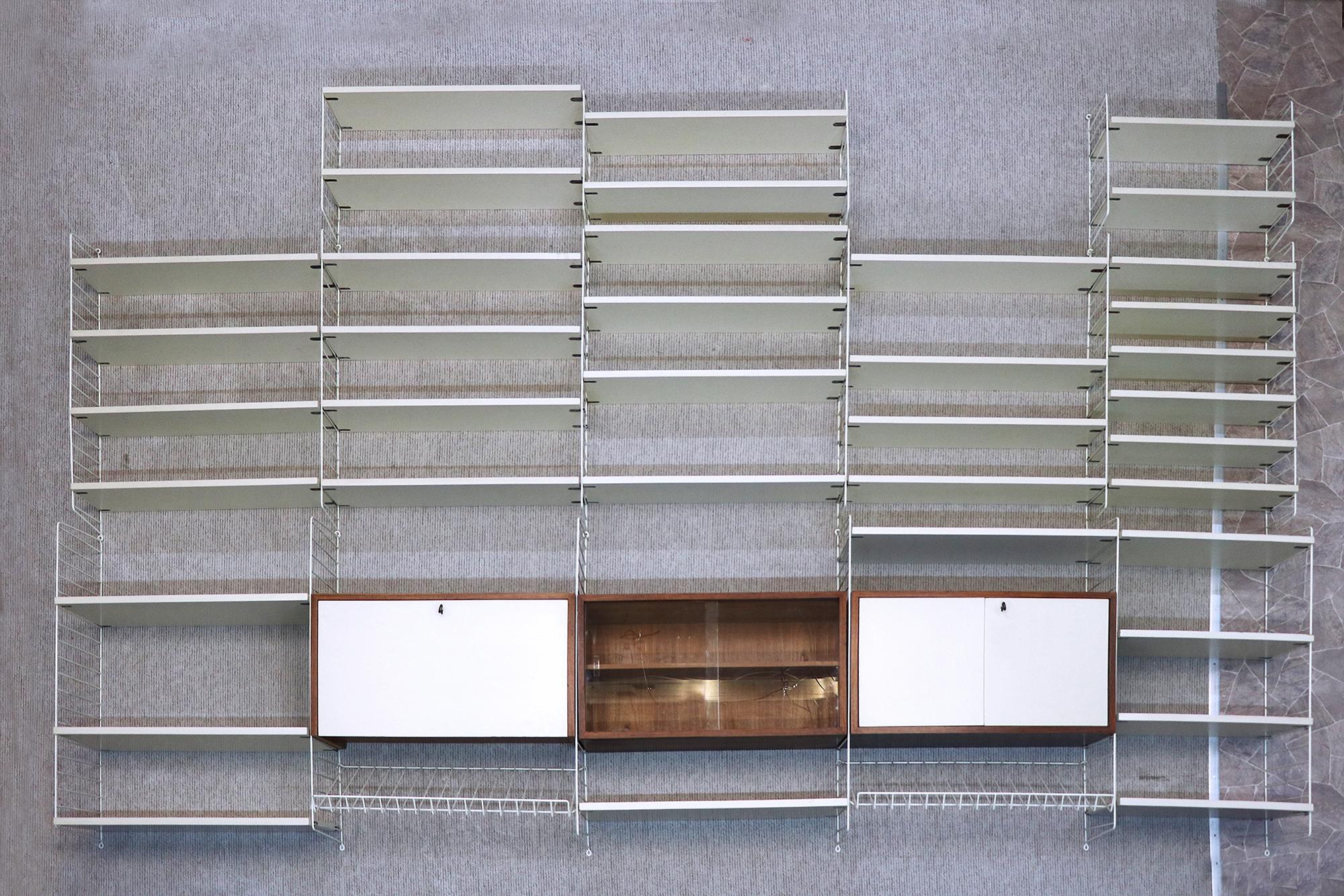 1960er Jahre Bokhyllan 'the Ladder Shelf' Regalsystem von Nisse Strinning für String im Zustand „Hervorragend“ in Niederdorfelden, Hessen