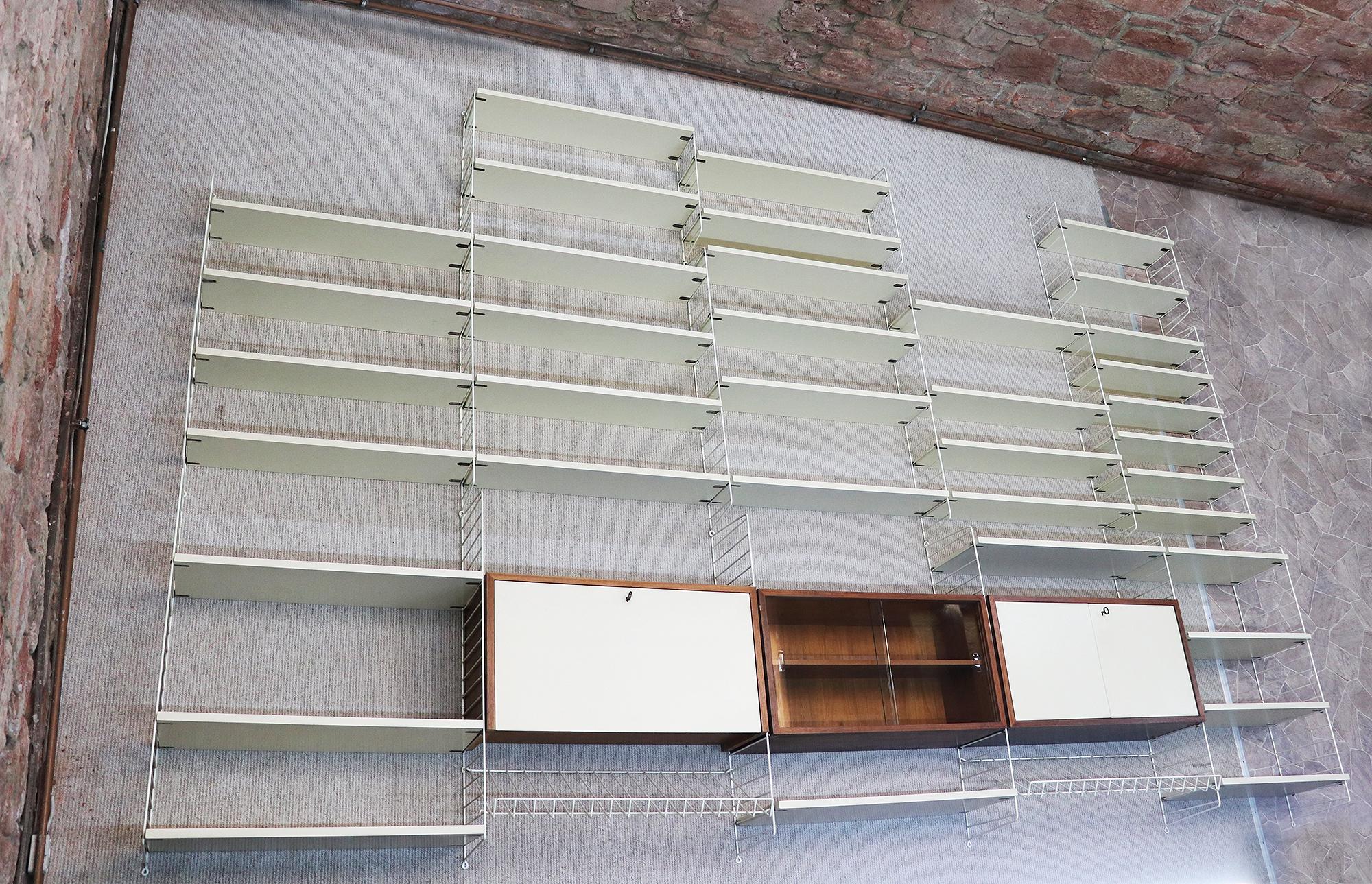 1960er Jahre Bokhyllan 'the Ladder Shelf' Regalsystem von Nisse Strinning für String 2