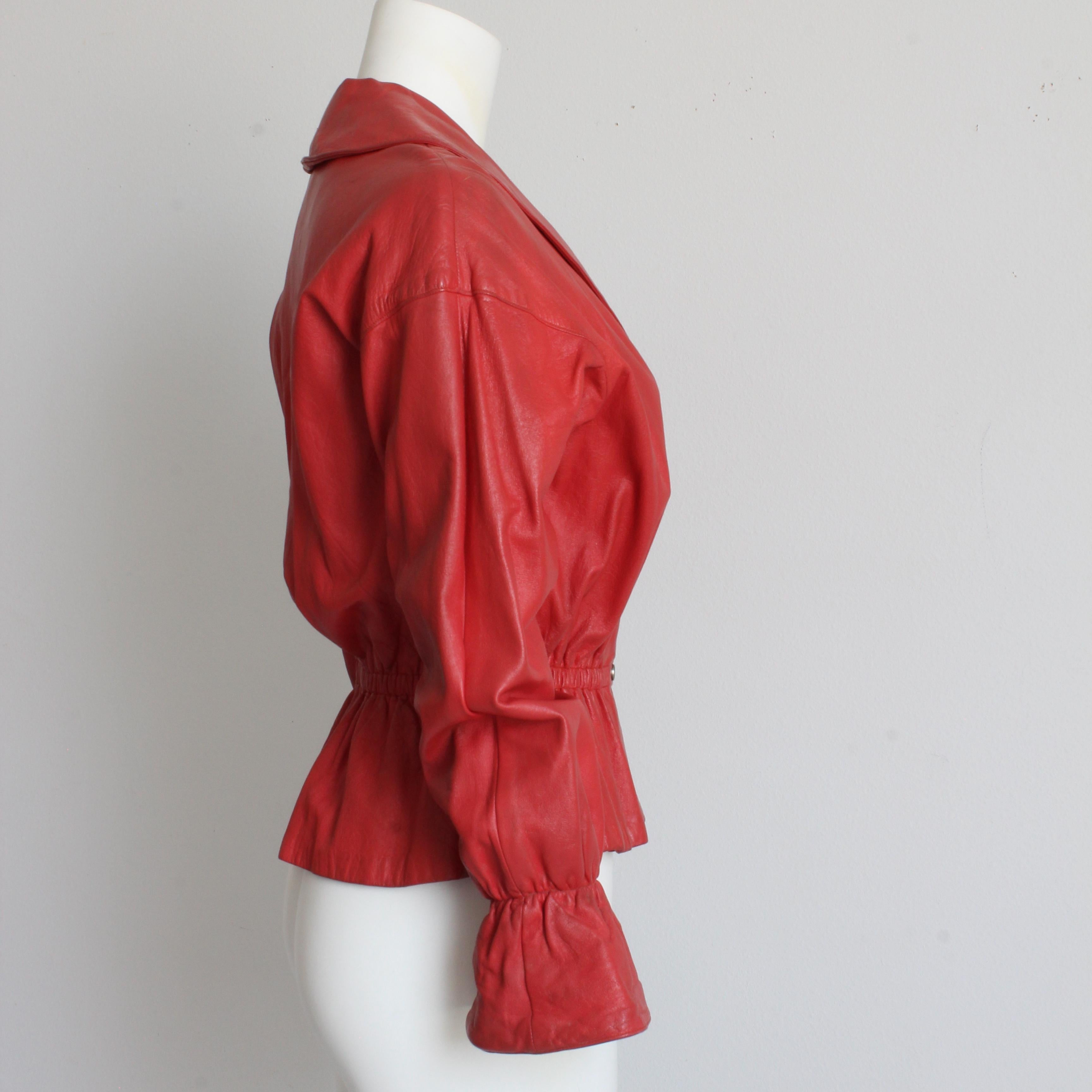 1960s Bonnie Cashin for Sills Red Leather Jacket Dolman Sleeves Shawl Collar HTF Unisexe en vente