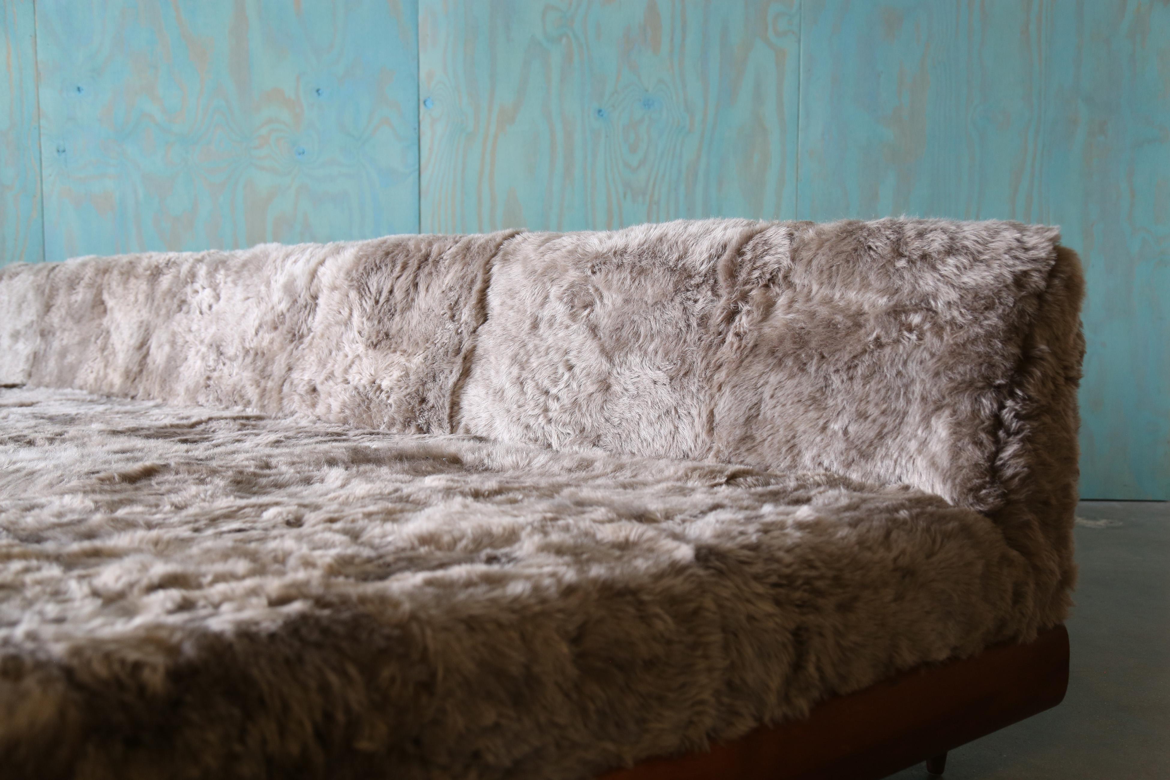 1960s Boomerang Sofa by Adrian Pearsall in Icelandic Sheep Wool For Sale 3