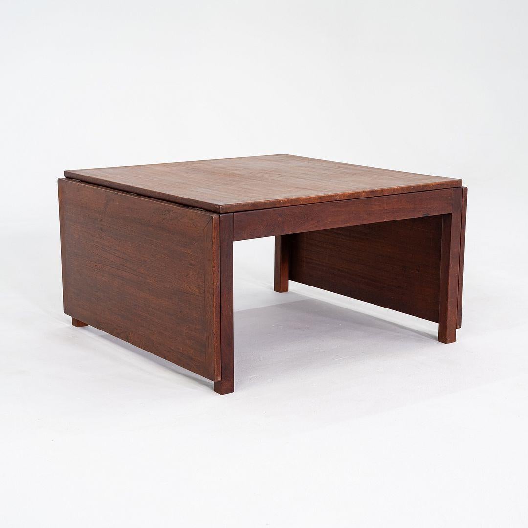Moderno Tavolino da caffè a foglia di goccia anni '60 di Borg Mogensen per Fredericia Stolefabrik, 31x63 in vendita