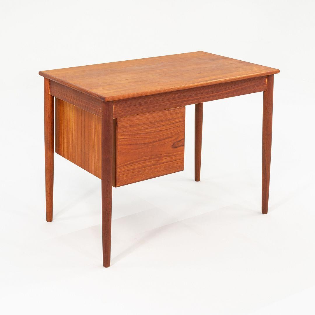 Scrivania in teak di Borge Mogensen per Soborg Mobelfabrik del 1960 In condizioni buone in vendita a Philadelphia, PA
