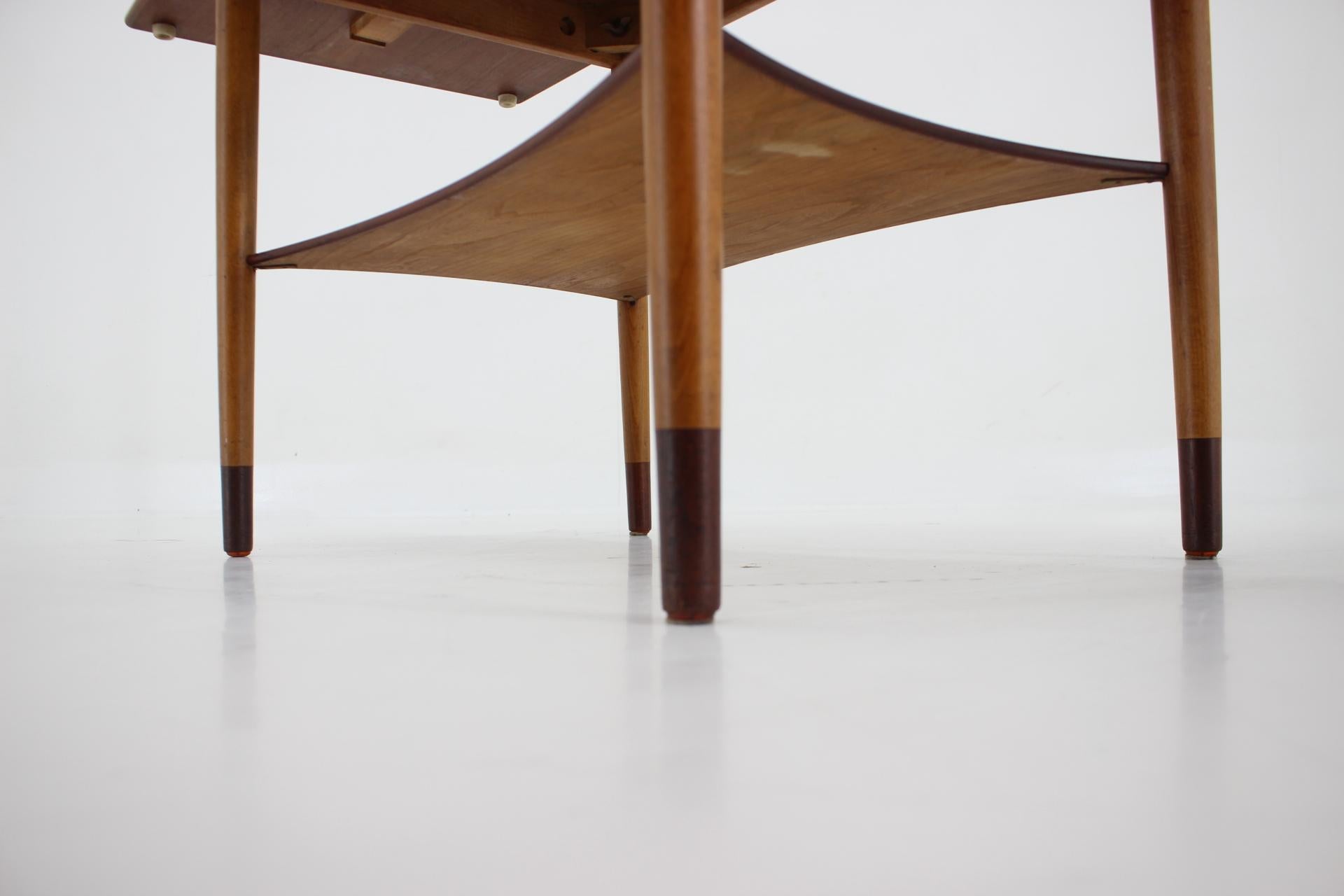 1960s Borge Mogensen Teak and Oak Coffee Table for Soborg Mobelfabric, Denmark For Sale 4
