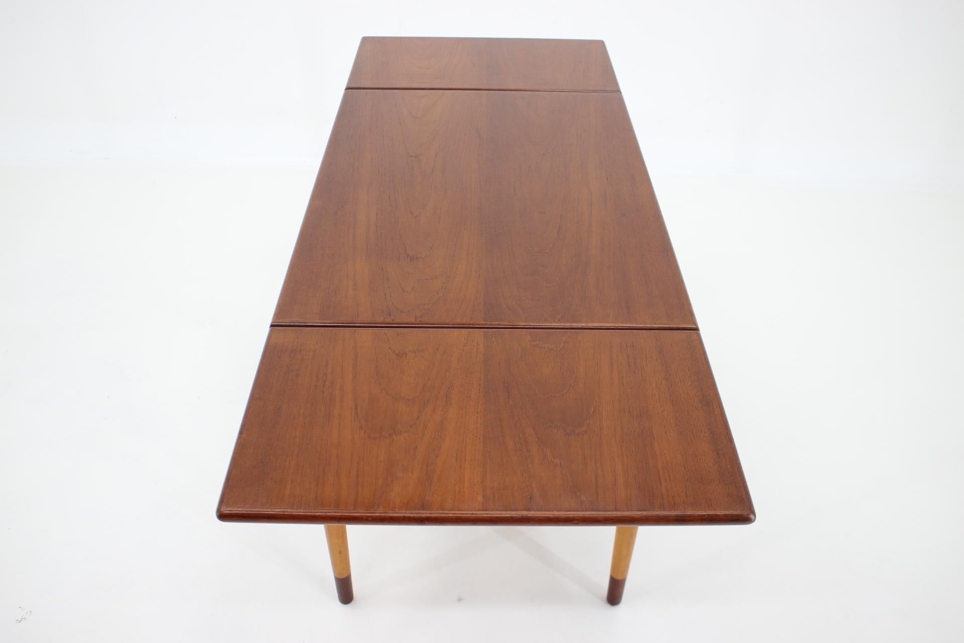 1960s Borge Mogensen Teak and Oak Coffee Table for Soborg Mobelfabric, Denmark In Good Condition For Sale In Praha, CZ