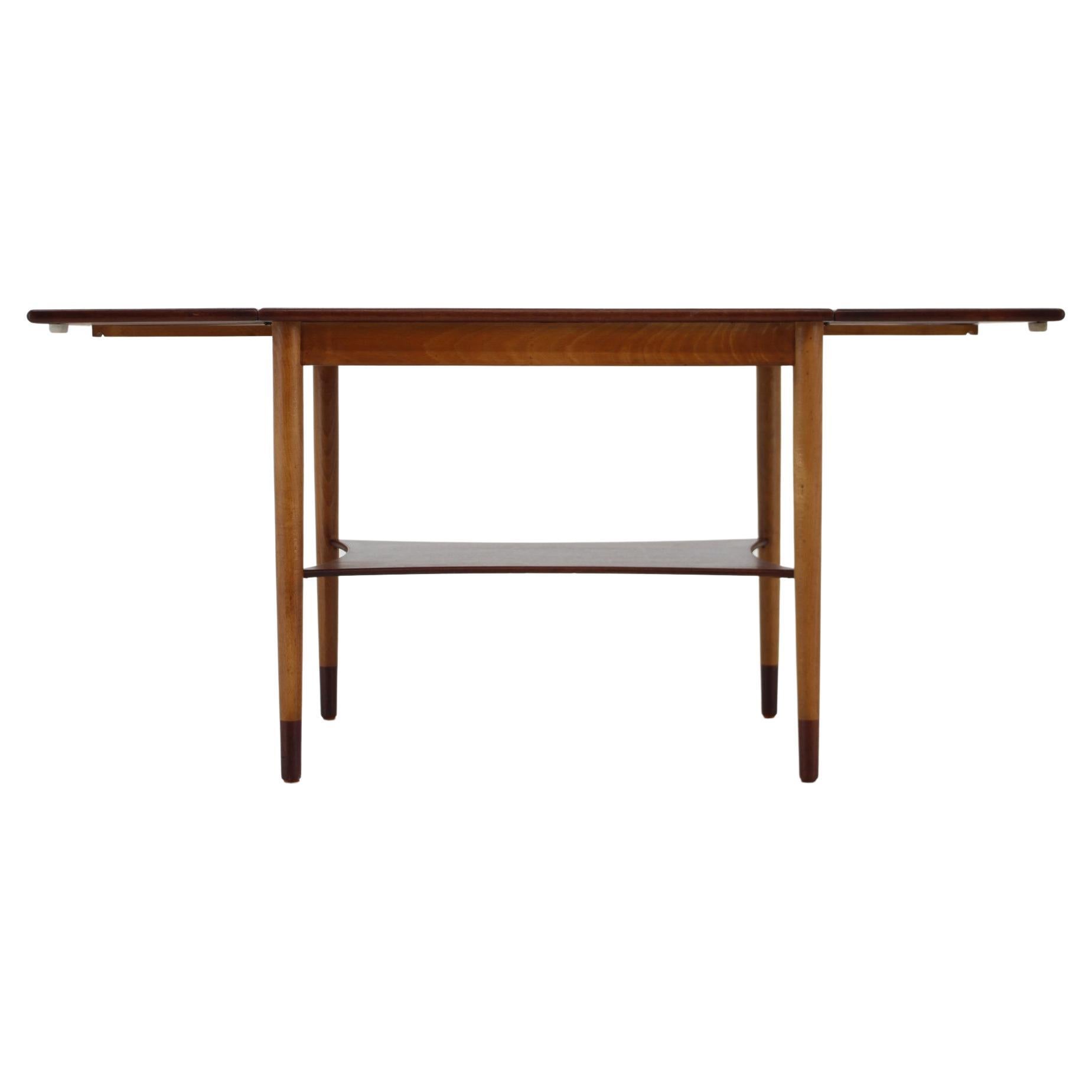 1960s Borge Mogensen Teak and Oak Coffee Table for Soborg Mobelfabric, Denmark For Sale