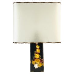 Lampada da tavolo in resina nera con paralume in pergamena, 1960 ca.