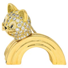 1960's Boucheron 1.50 Carats Pave Diamond 18 Karat Gold French Cat Jabot Brooch