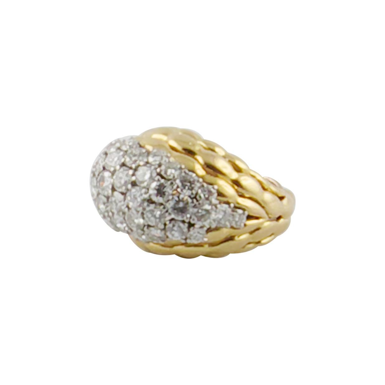 1960s Boucheron Paris Diamond 18 Karat Yellow Gold Ring