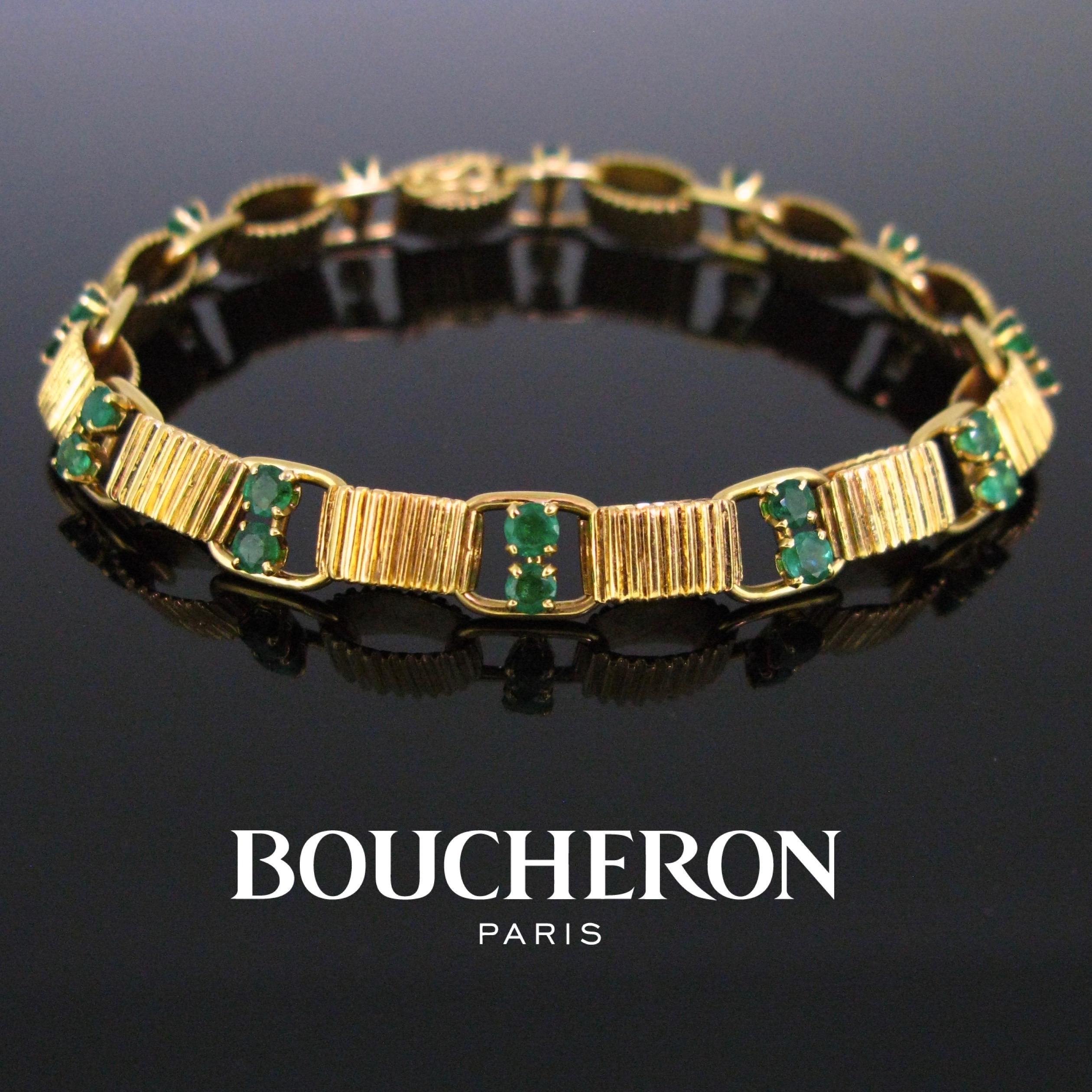 This bracelet is from the Sixties. It features 12 ribbed linked interspersed with 24 round emeralds. It is made in 18kt yellow gold. The clasp is hidden and it is secured with a strap. This bracelet is everyday wearable. It is signed Boucheron