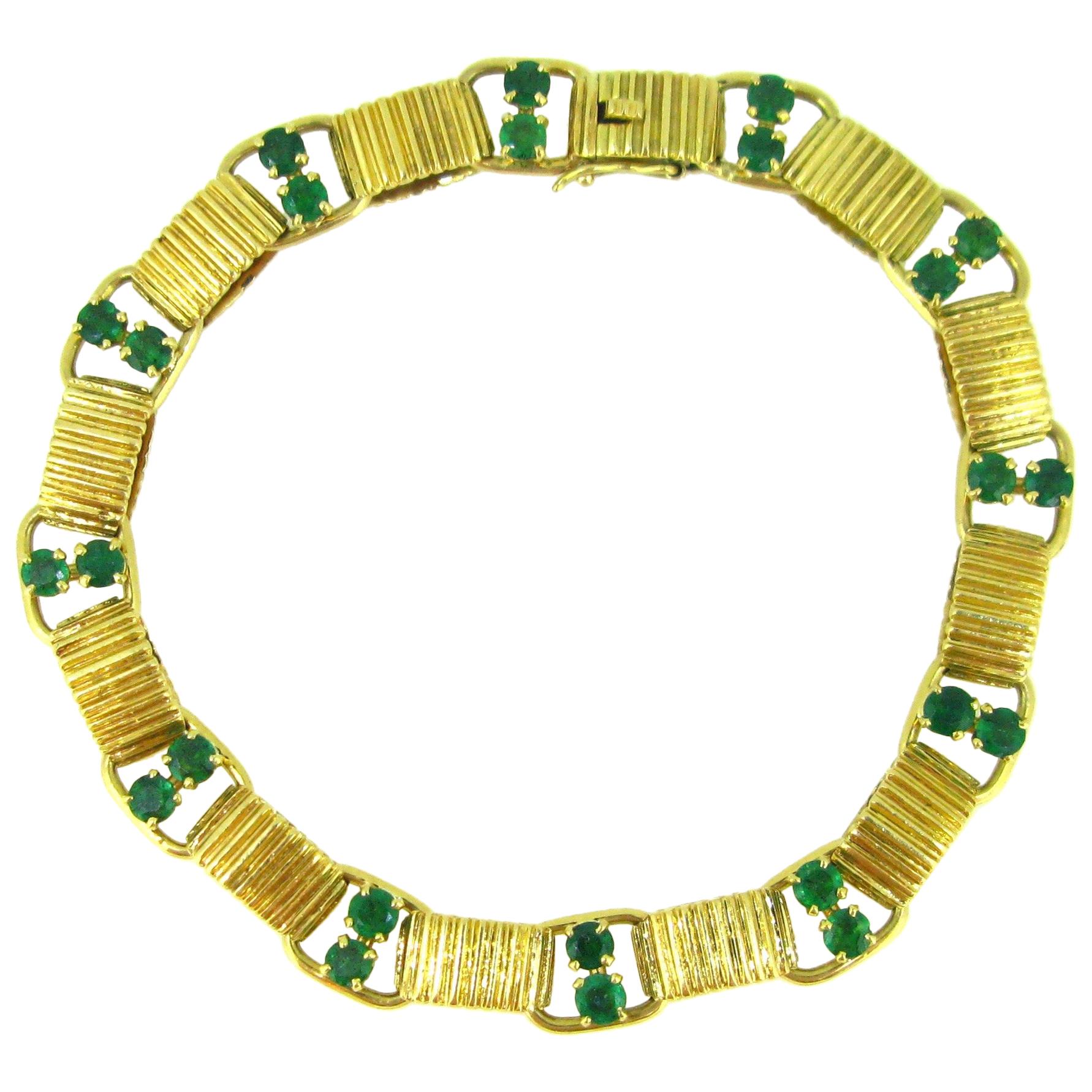 1960s Boucheron Paris Emeralds Yellow Gold Link Bracelet