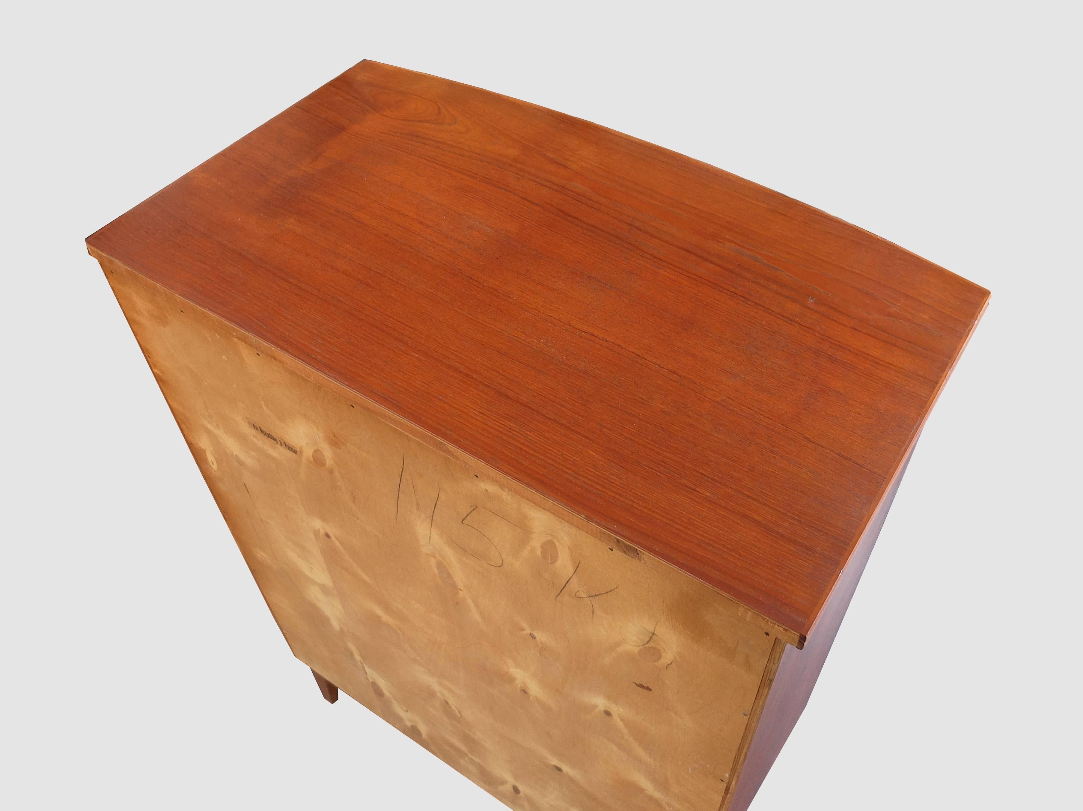Mid-Century Modern Kai Kristiansen Teak and Oak Bow fronted Dresser Chest of Drawers 1960's Danish For Sale