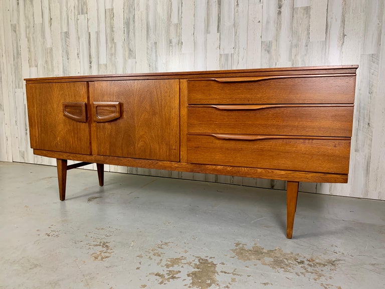 1960s Bow Front Teak Credenza In Good Condition For Sale In Denton, TX
