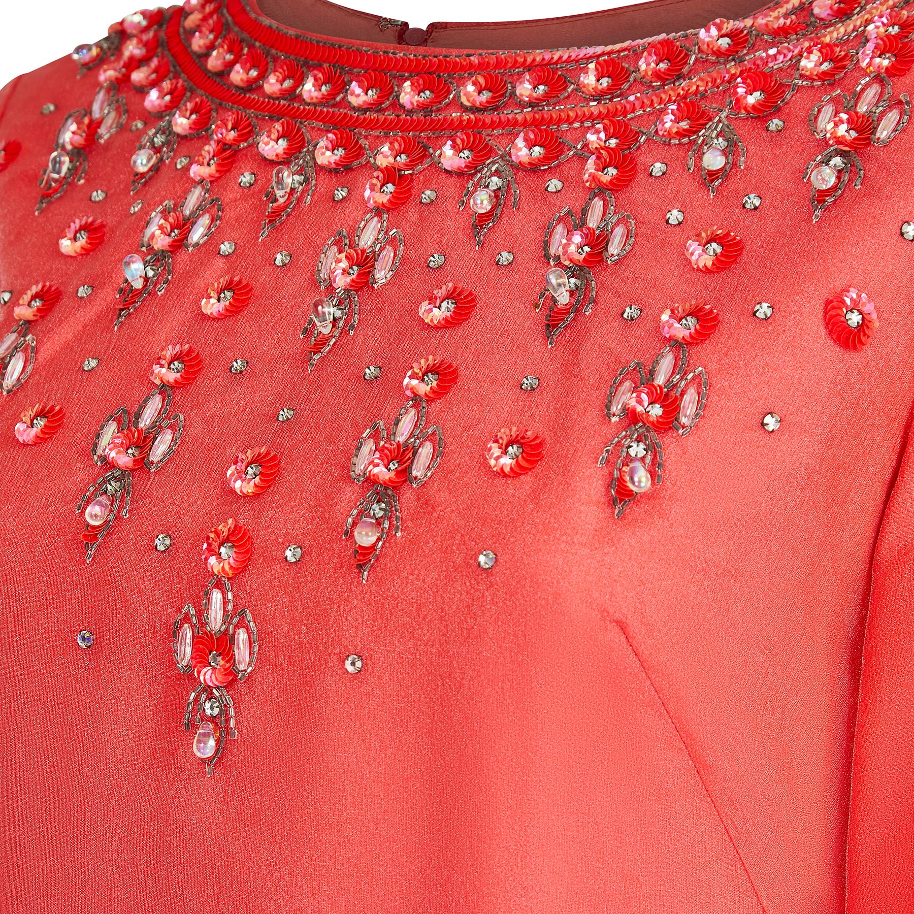Robe rouge corail perlée modèle Bramel des années 1960 Excellent état - En vente à London, GB