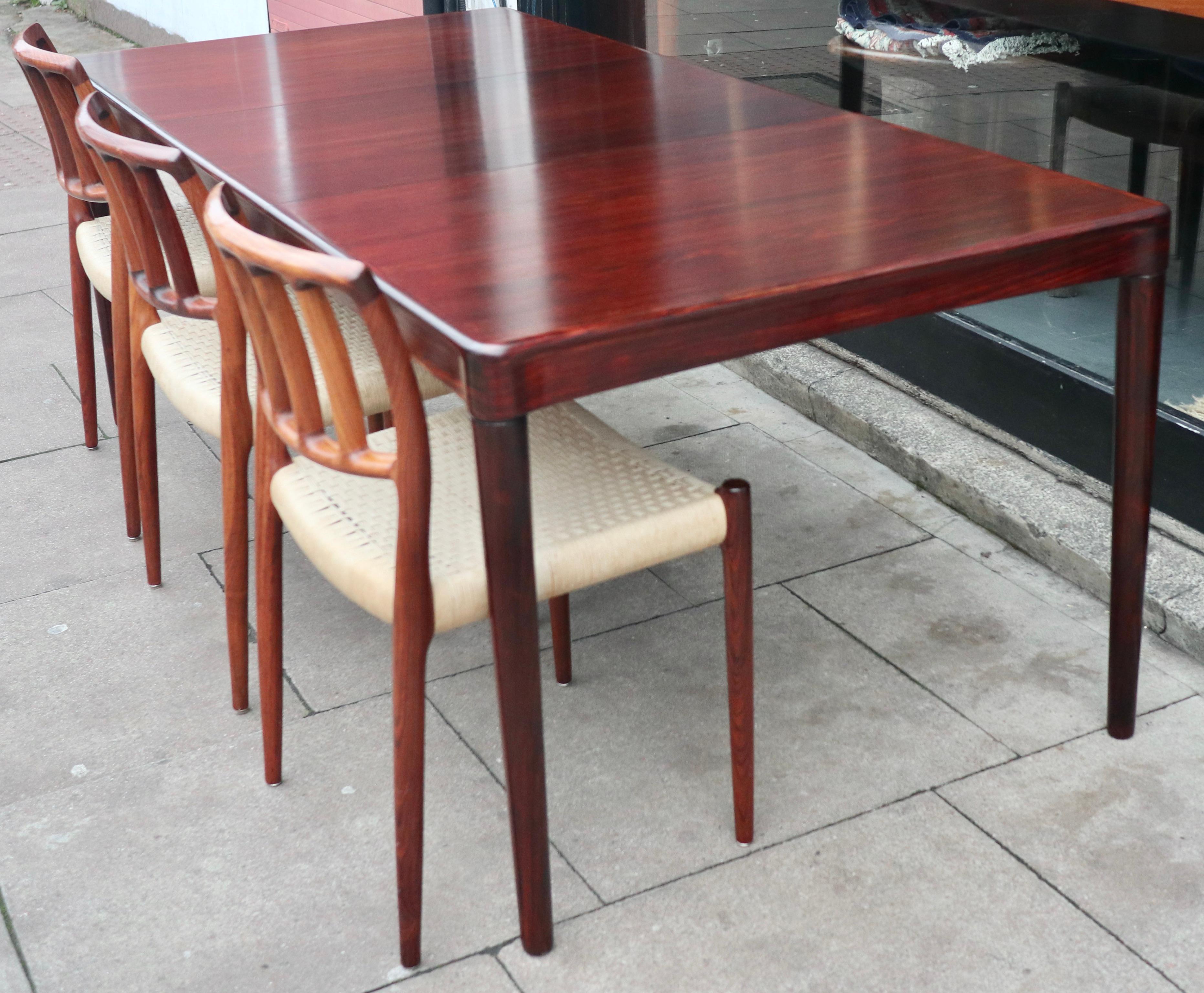 Table de salle à manger à rallonge rectangulaire en bois de rose Bramin HW Klein des années 1960 en vente 7