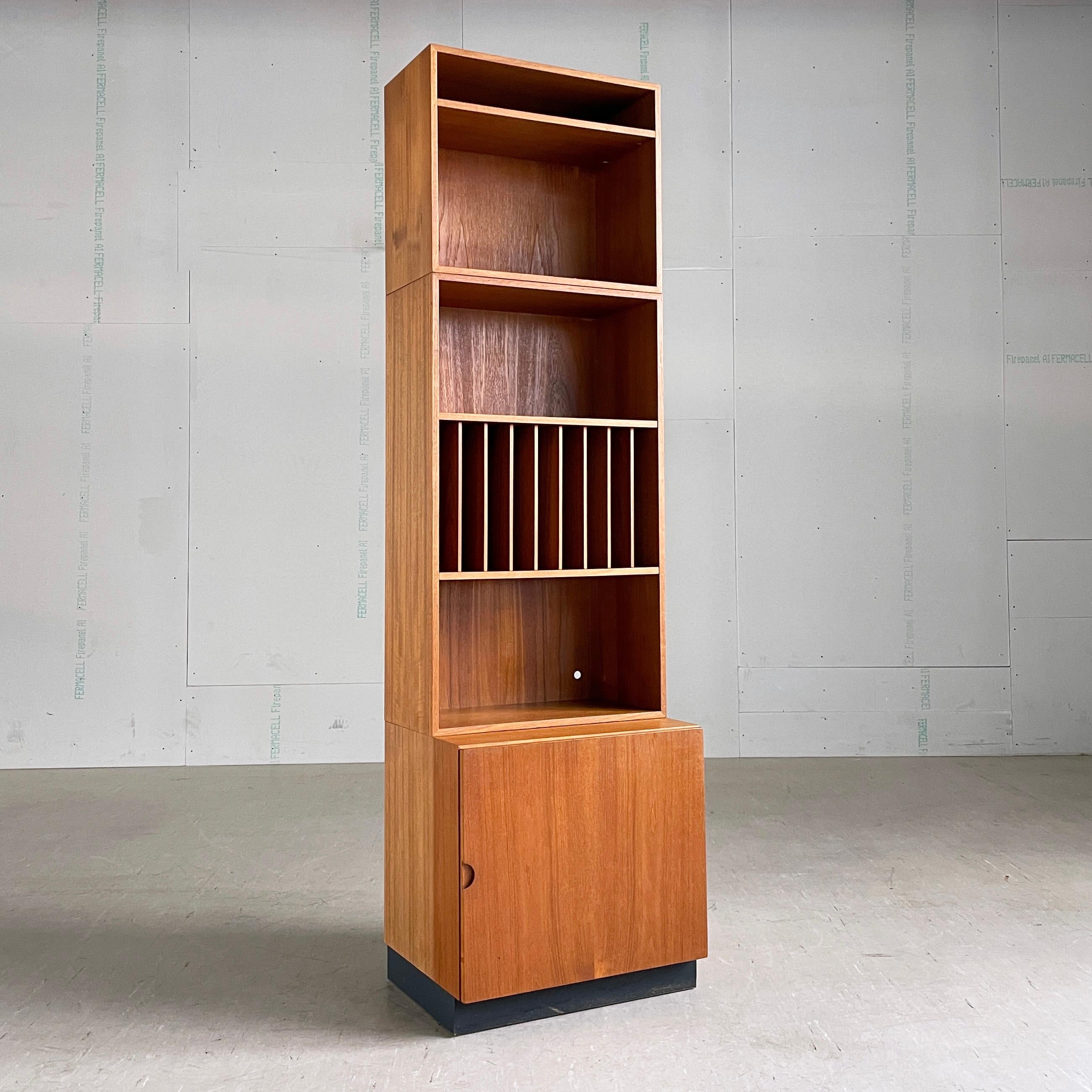 Mid-Century Modern 1960’s Bramin ‘System 160’ modular Hi-Fi cabinet For Sale