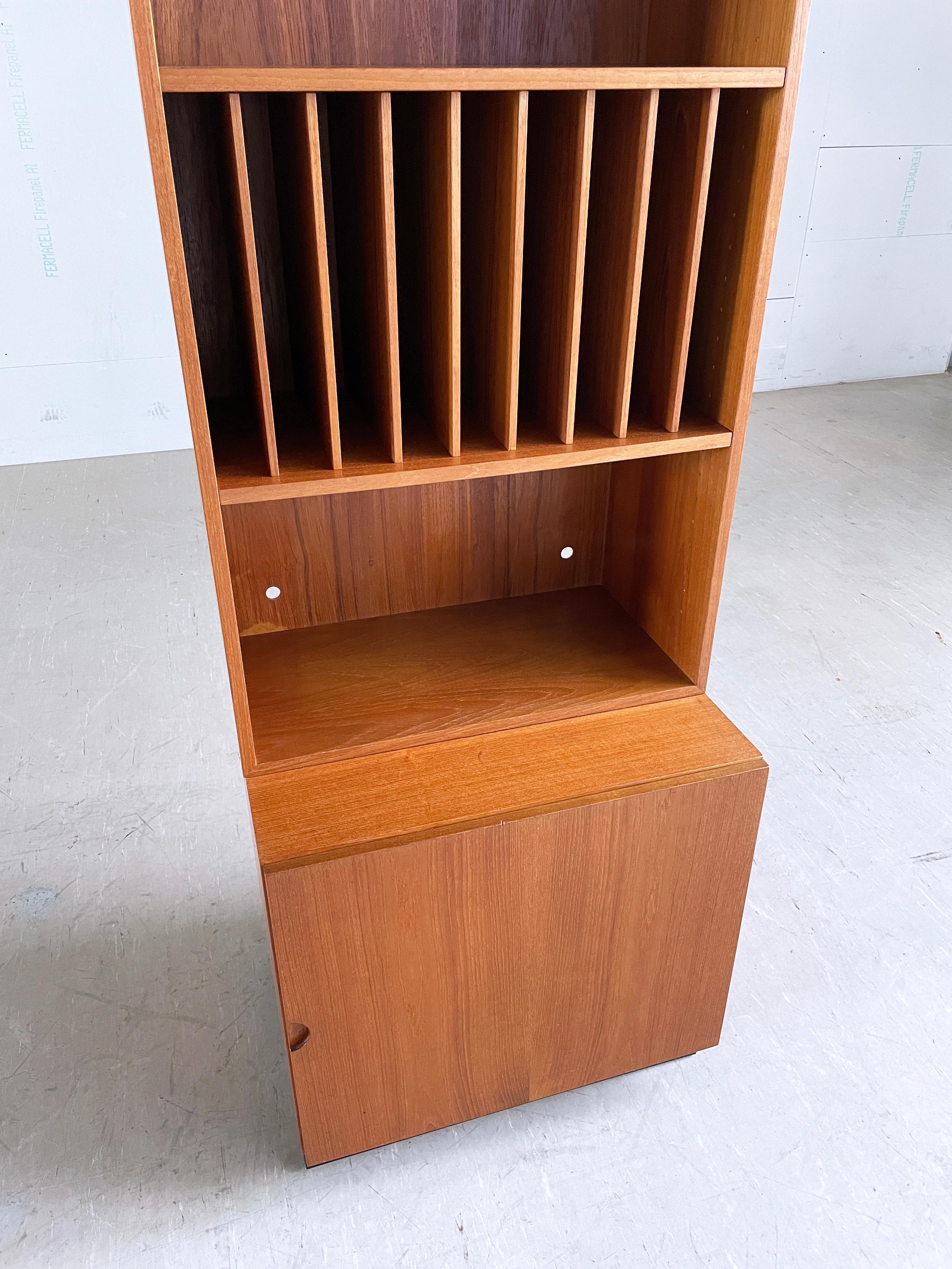 1960’s Bramin ‘System 160’ modular Hi-Fi cabinet In Good Condition For Sale In Bern, CH