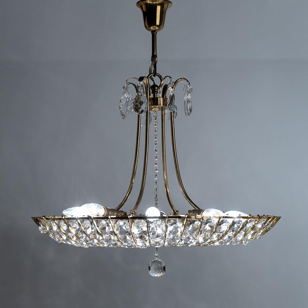 1960s Brass and Crystal Glass Chandelier in the Style of Lobmeyr For Sale 10