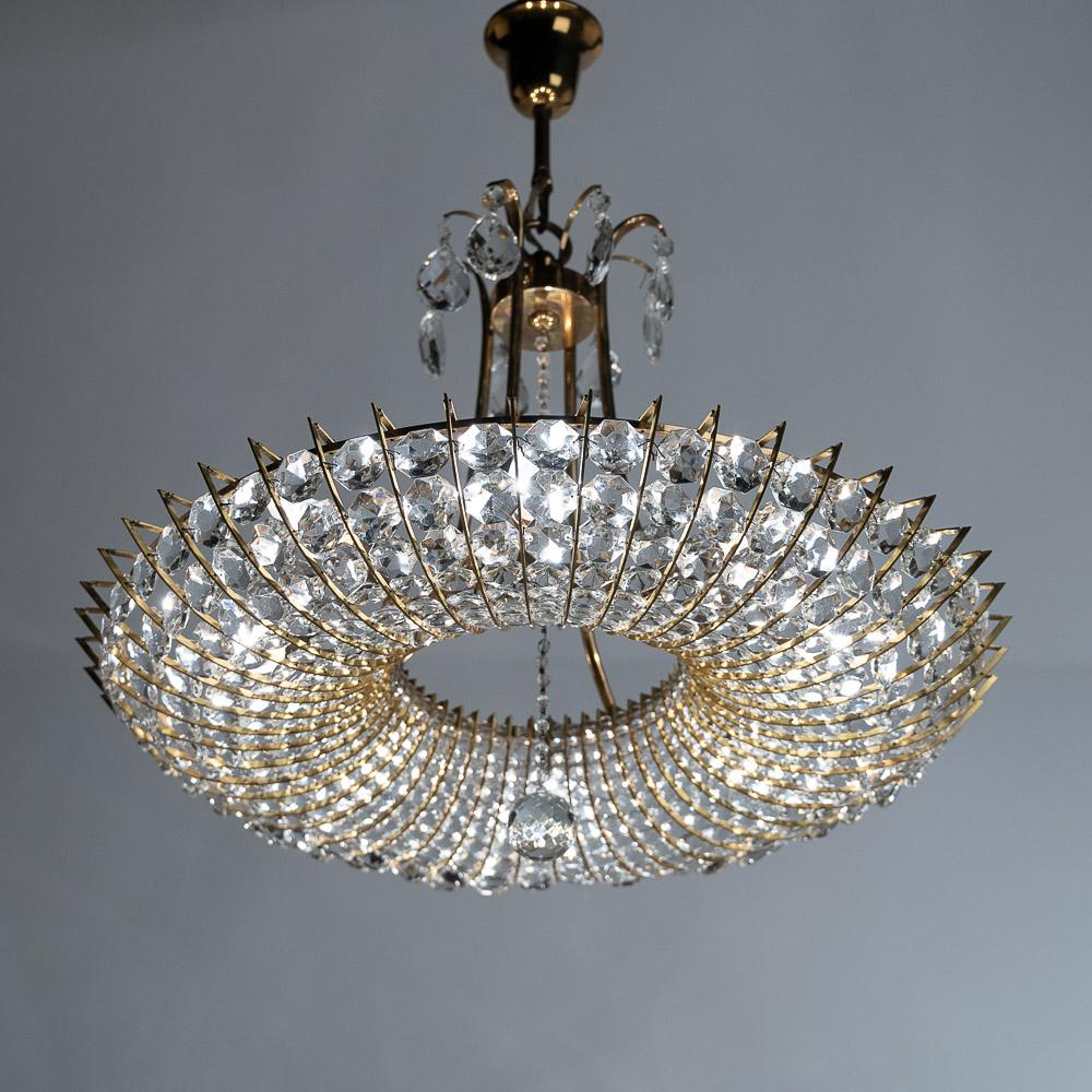 1960s Brass and Crystal Glass Chandelier in the Style of Lobmeyr For Sale 11