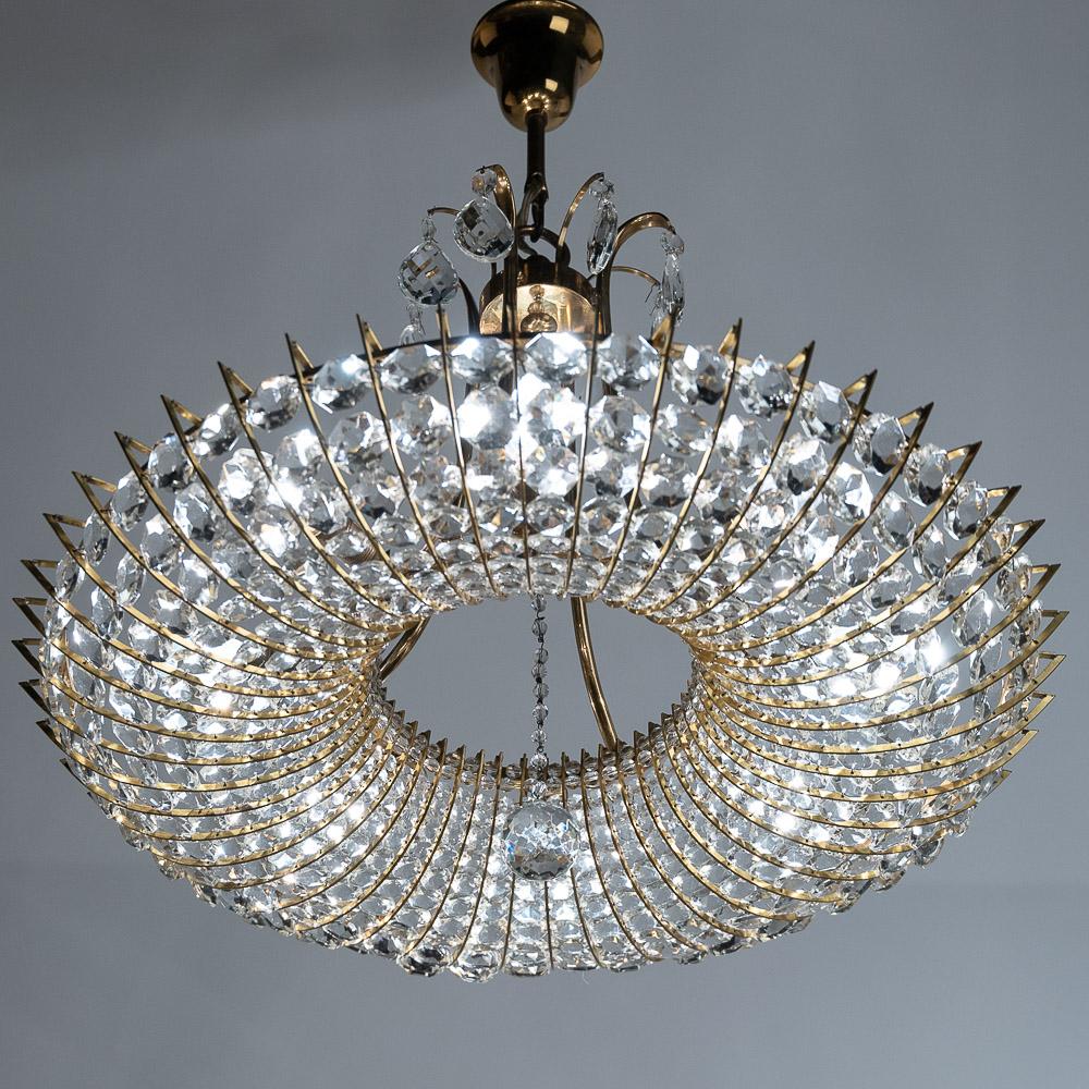 1960s Brass and Crystal Glass Chandelier in the Style of Lobmeyr For Sale 12