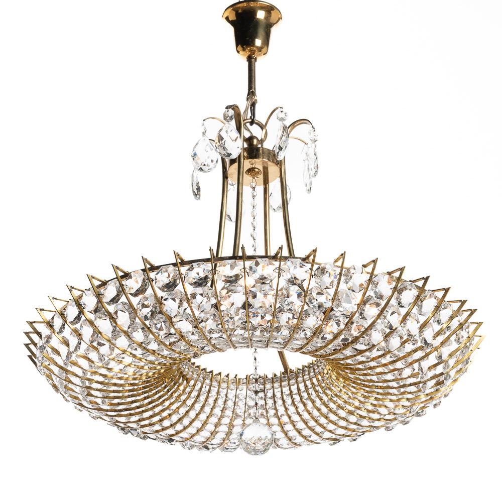 Austrian 1960s Brass and Crystal Glass Chandelier in the Style of Lobmeyr For Sale