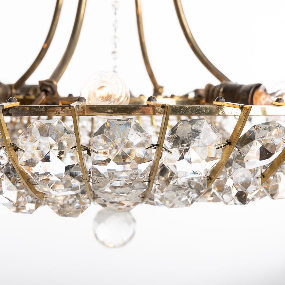 1960s Brass and Crystal Glass Chandelier in the Style of Lobmeyr For Sale 1