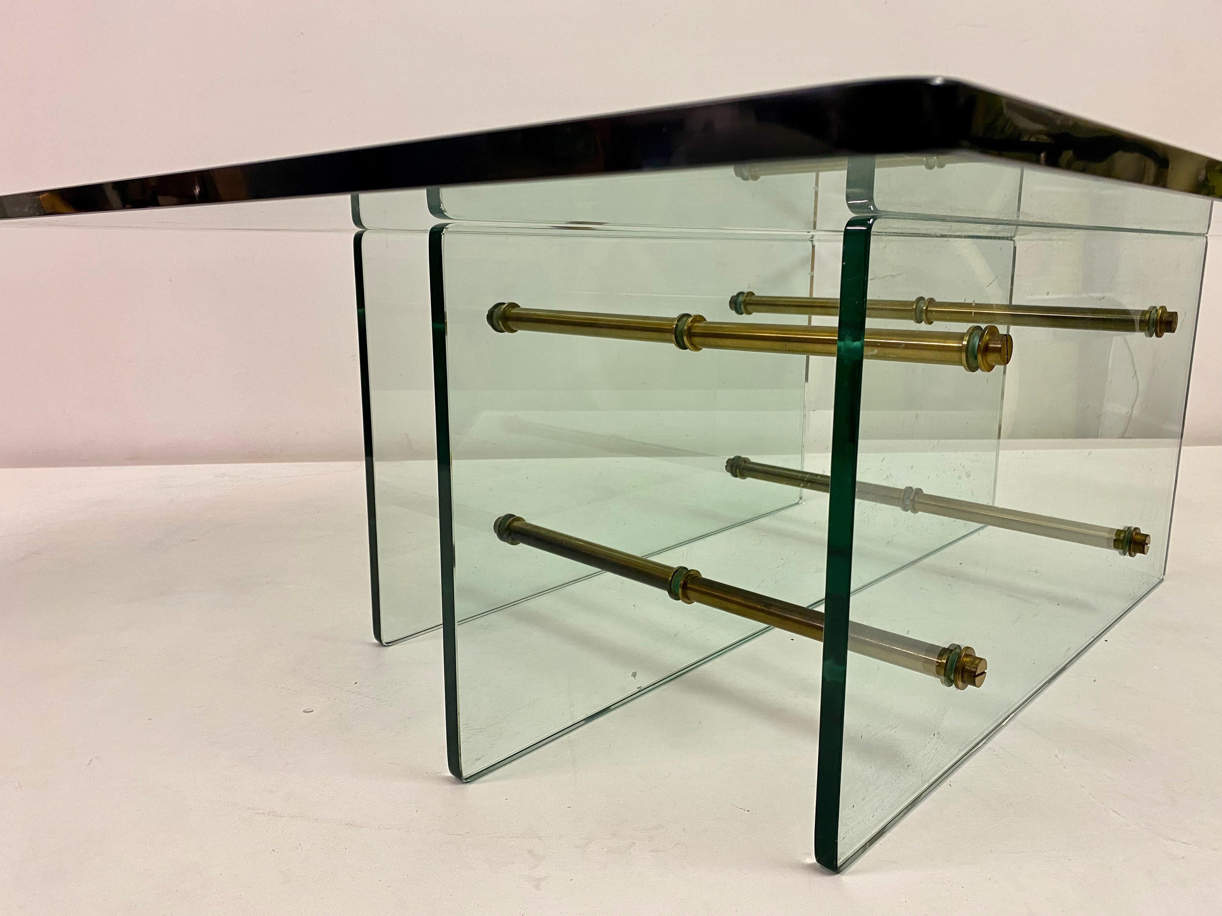 1960s Brass and Glass Coffee Table Attributed to Fontana Arte For Sale 11