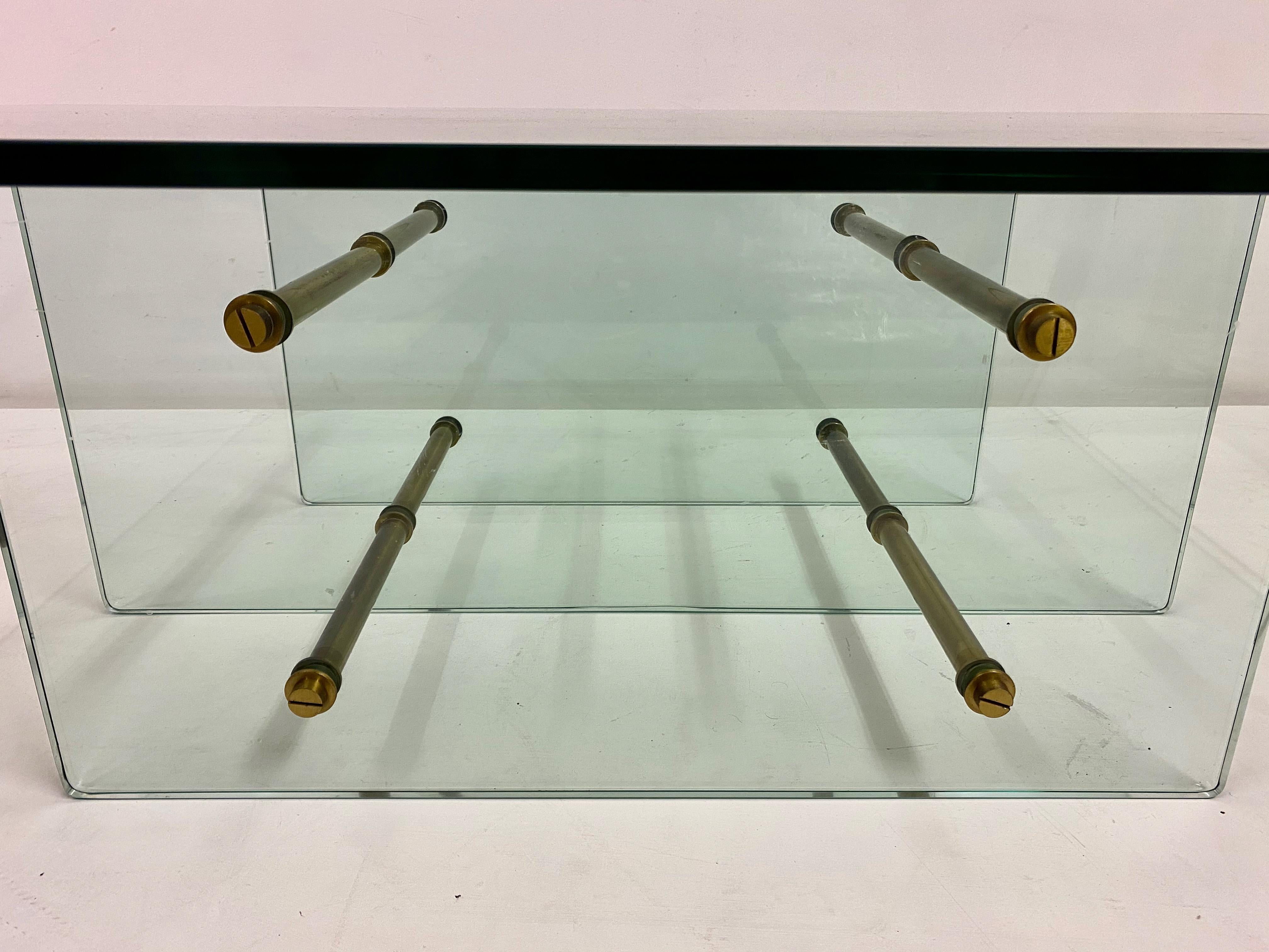 1960s Brass and Glass Coffee Table Attributed to Fontana Arte For Sale 2