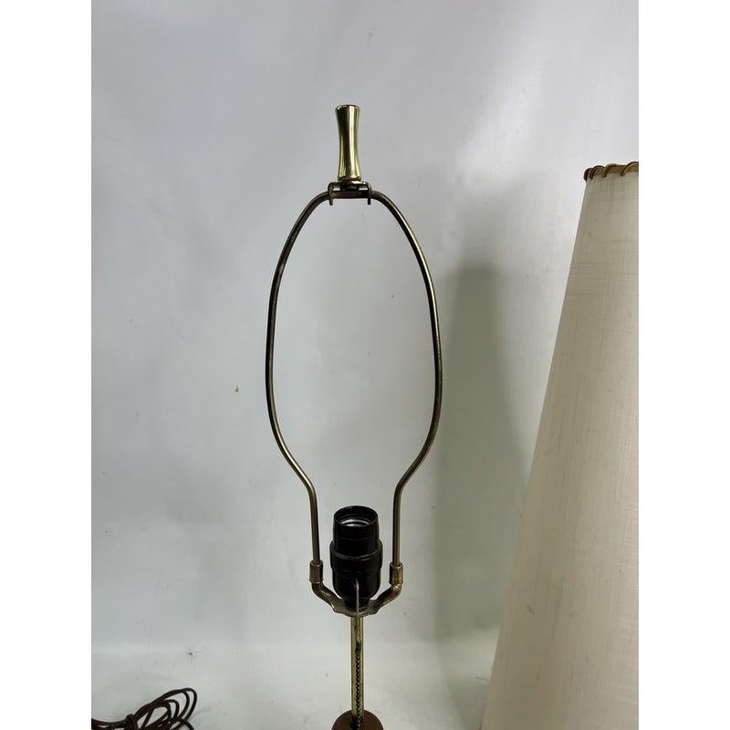 1960s Brass and Walnut Table Lamp by Modeline 4