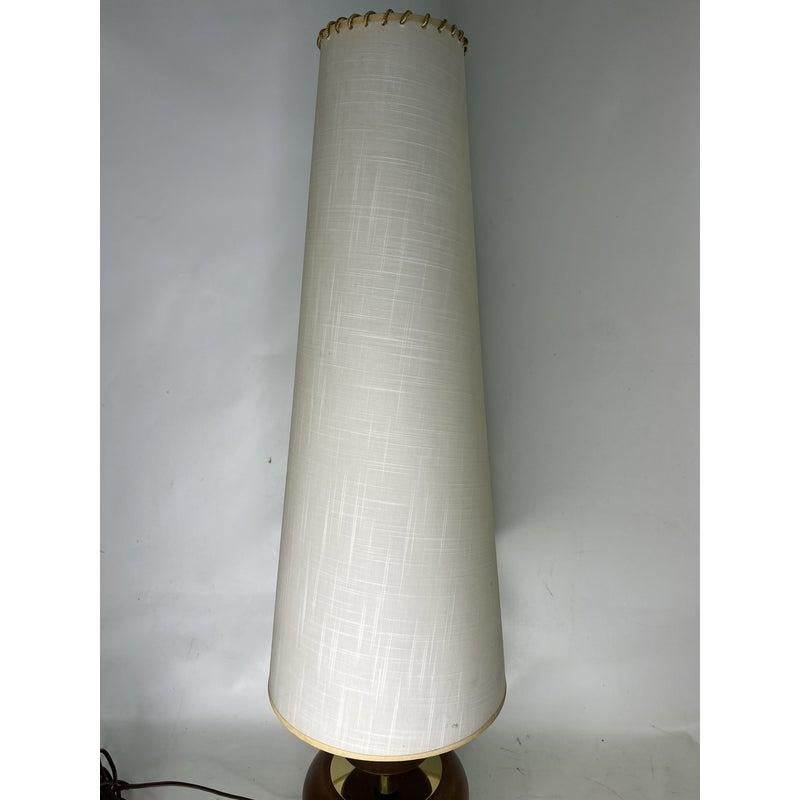 1960s Brass and Walnut Table Lamp by Modeline 2