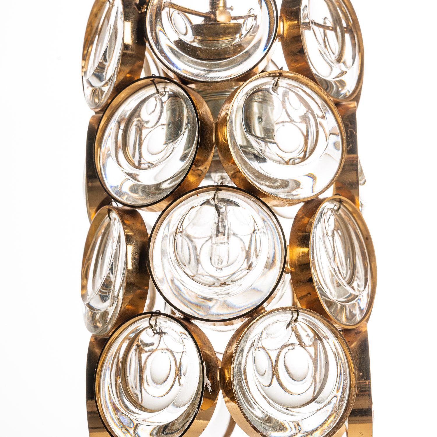 Anhänger aus Messing und Kristallglas aus den 1960er Jahren im Stil von Palwa (20. Jahrhundert) im Angebot