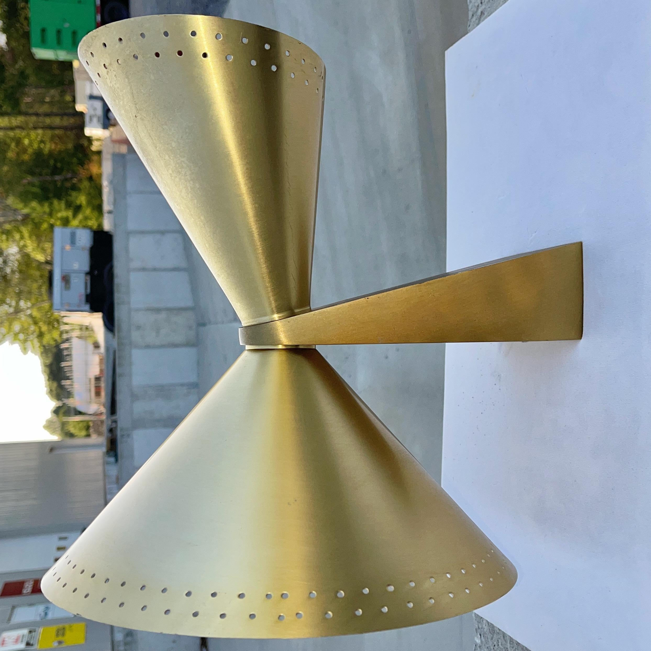 1960's Messing Diabolo Sconce Up & Down Lighter (amerikanisch) im Angebot