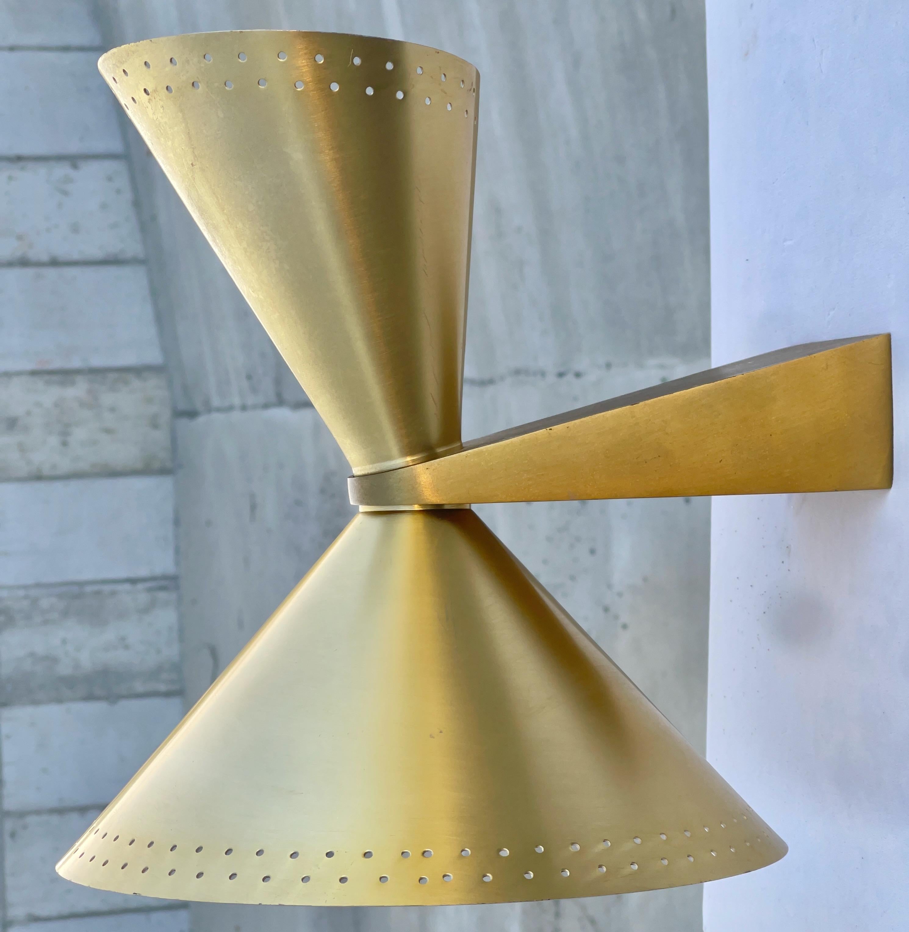 1960's Messing Diabolo Sconce Up & Down Lighter (Gebürstet) im Angebot