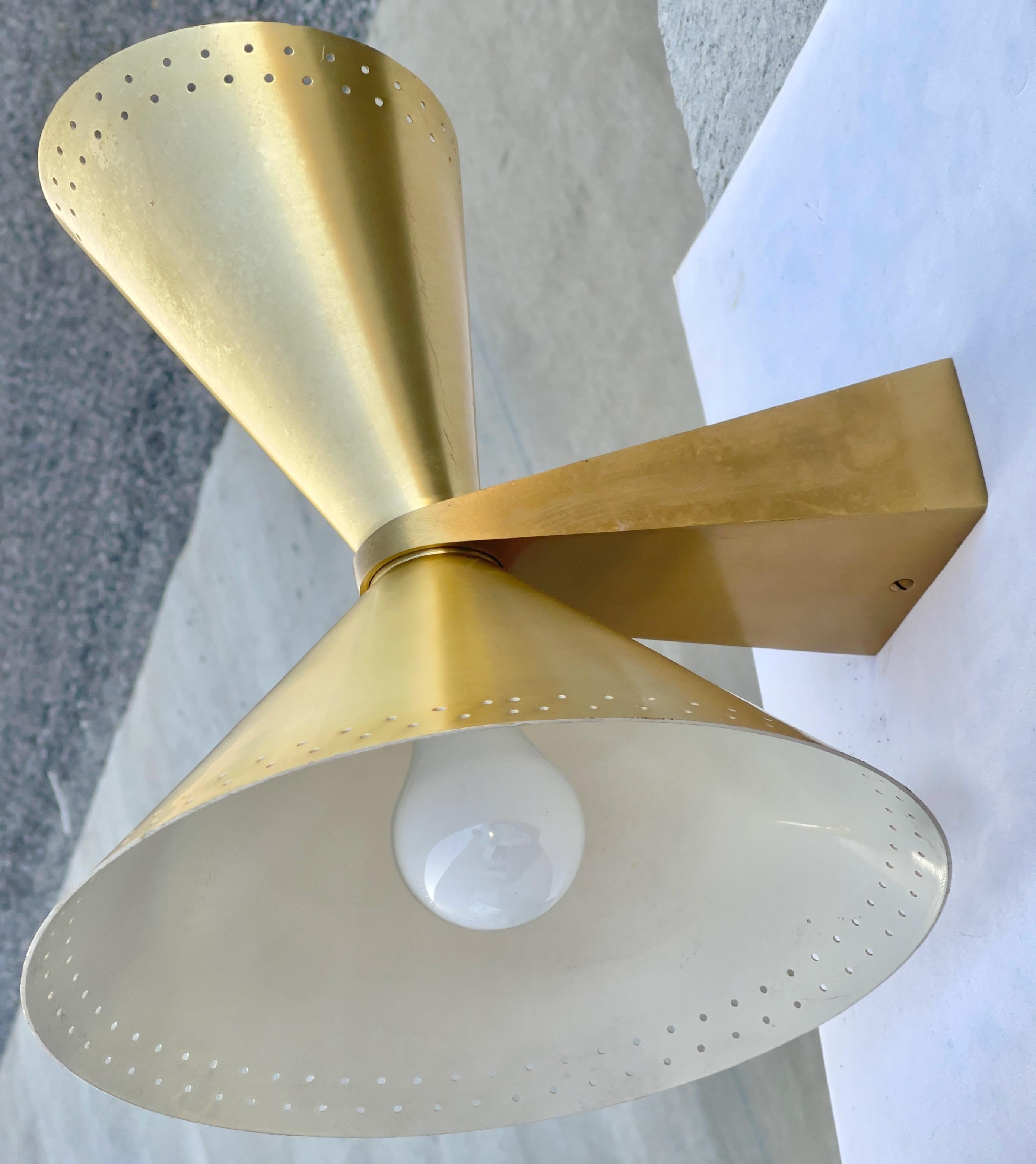 1960's Messing Diabolo Sconce Up & Down Lighter im Zustand „Gut“ im Angebot in Hanover, MA