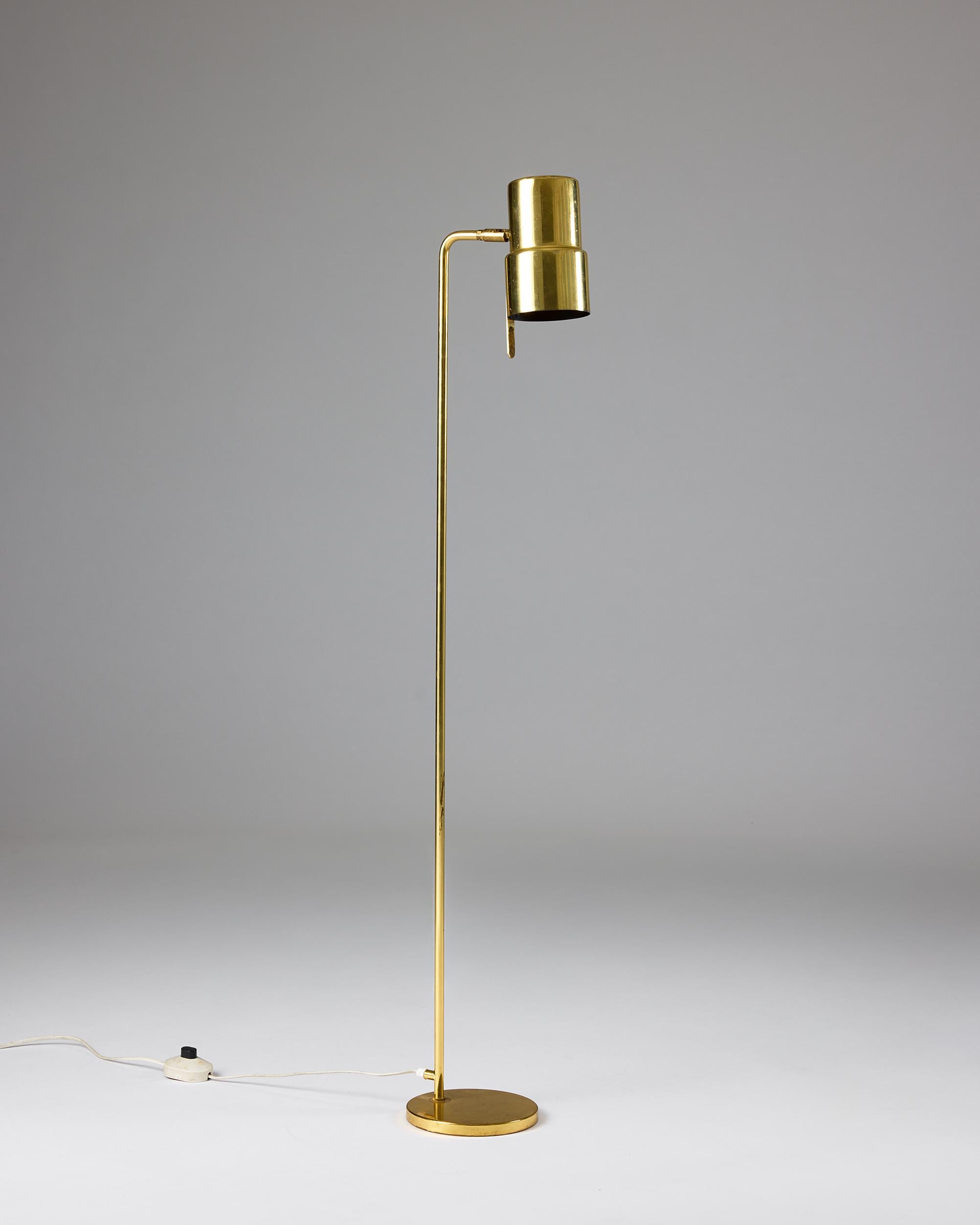 Svedese Lampada da terra in ottone degli anni '60 di Hans-Agne Jakobsson - Model G 154/3, design svedese in vendita