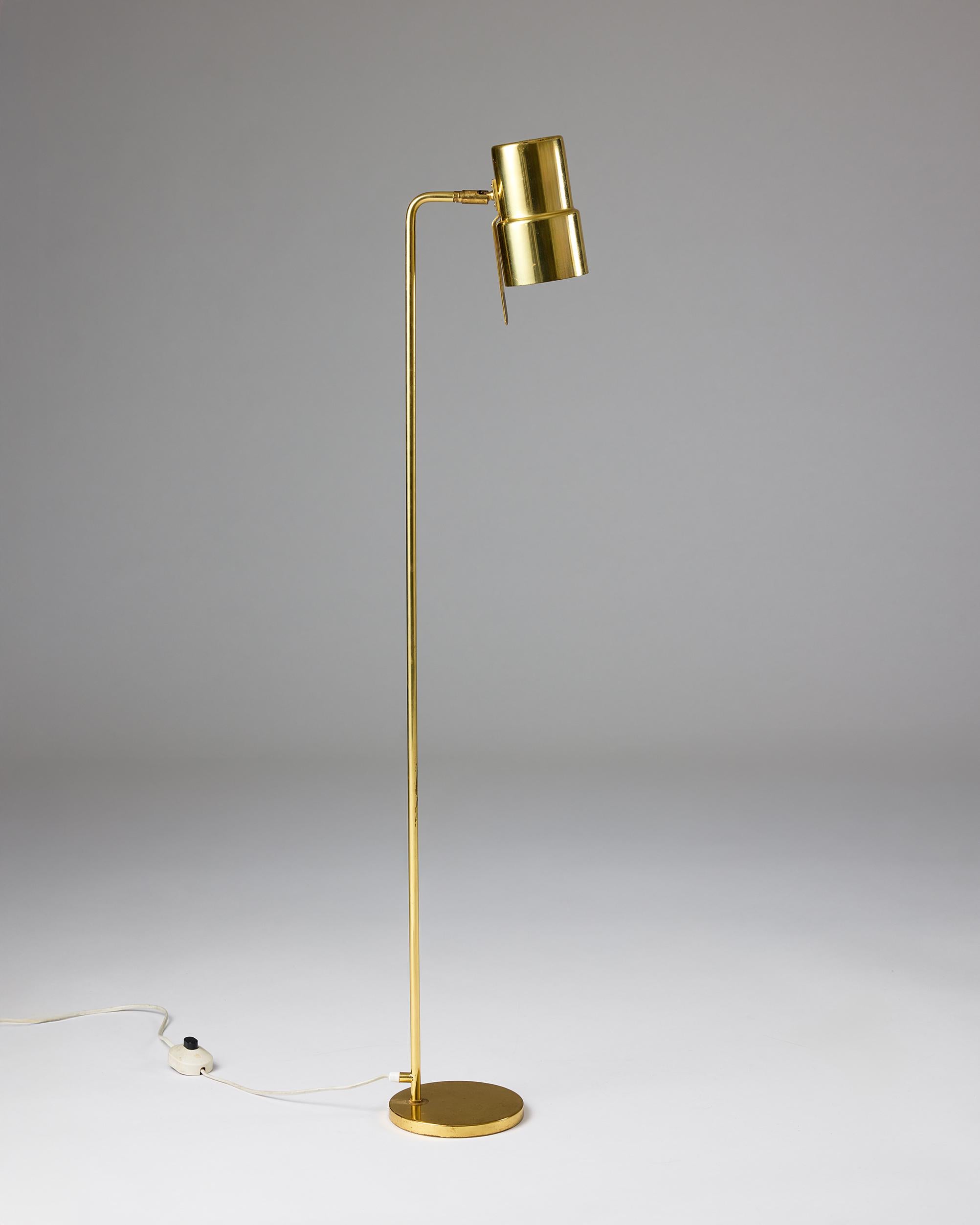 Lampada da terra in ottone degli anni '60 di Hans-Agne Jakobsson - Model G 154/3, design svedese In condizioni buone in vendita a Stockholm, SE
